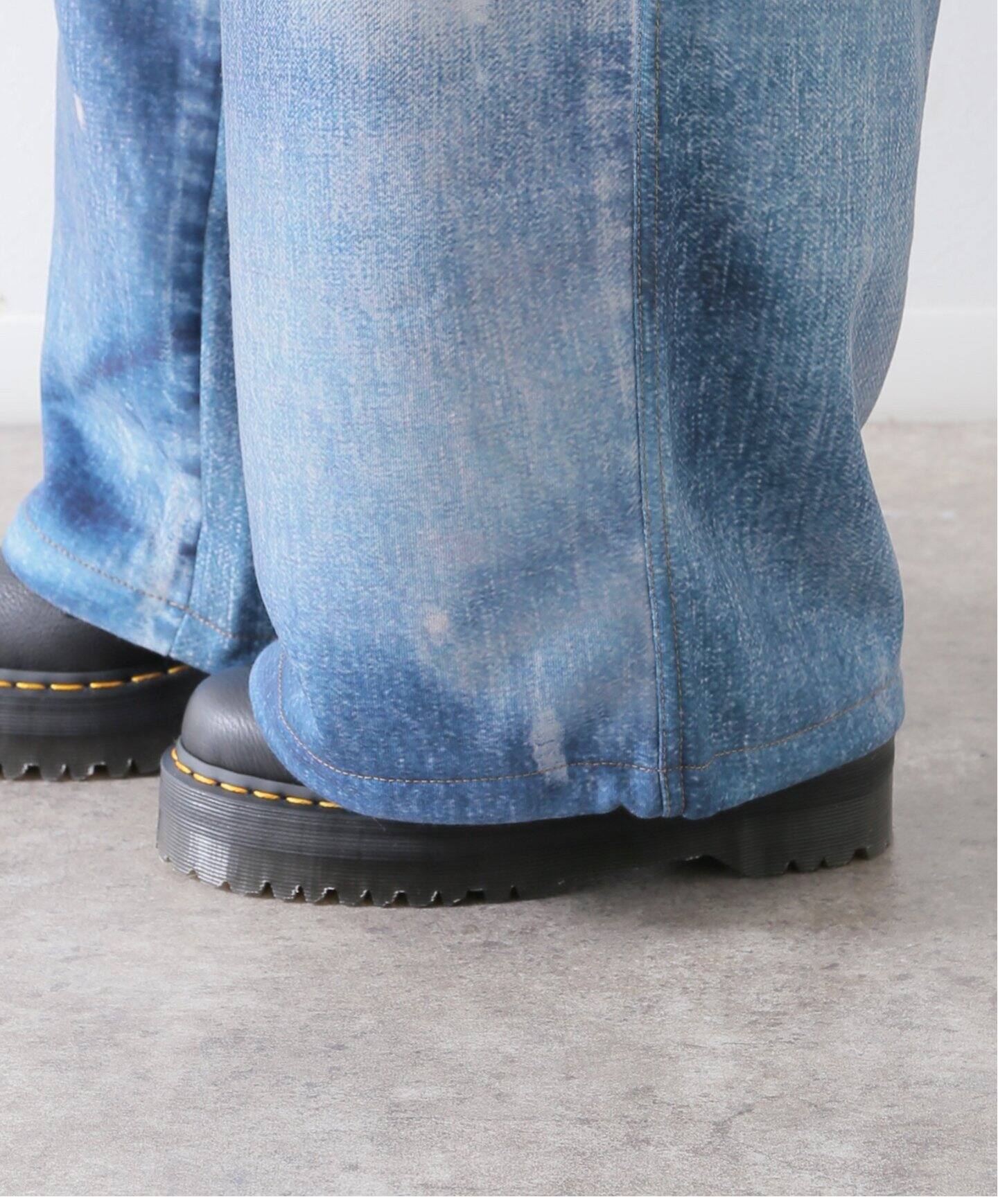 OPEN YY / オープンワイワイ】JEAN EFFECT WIDE SWEATPANTS 