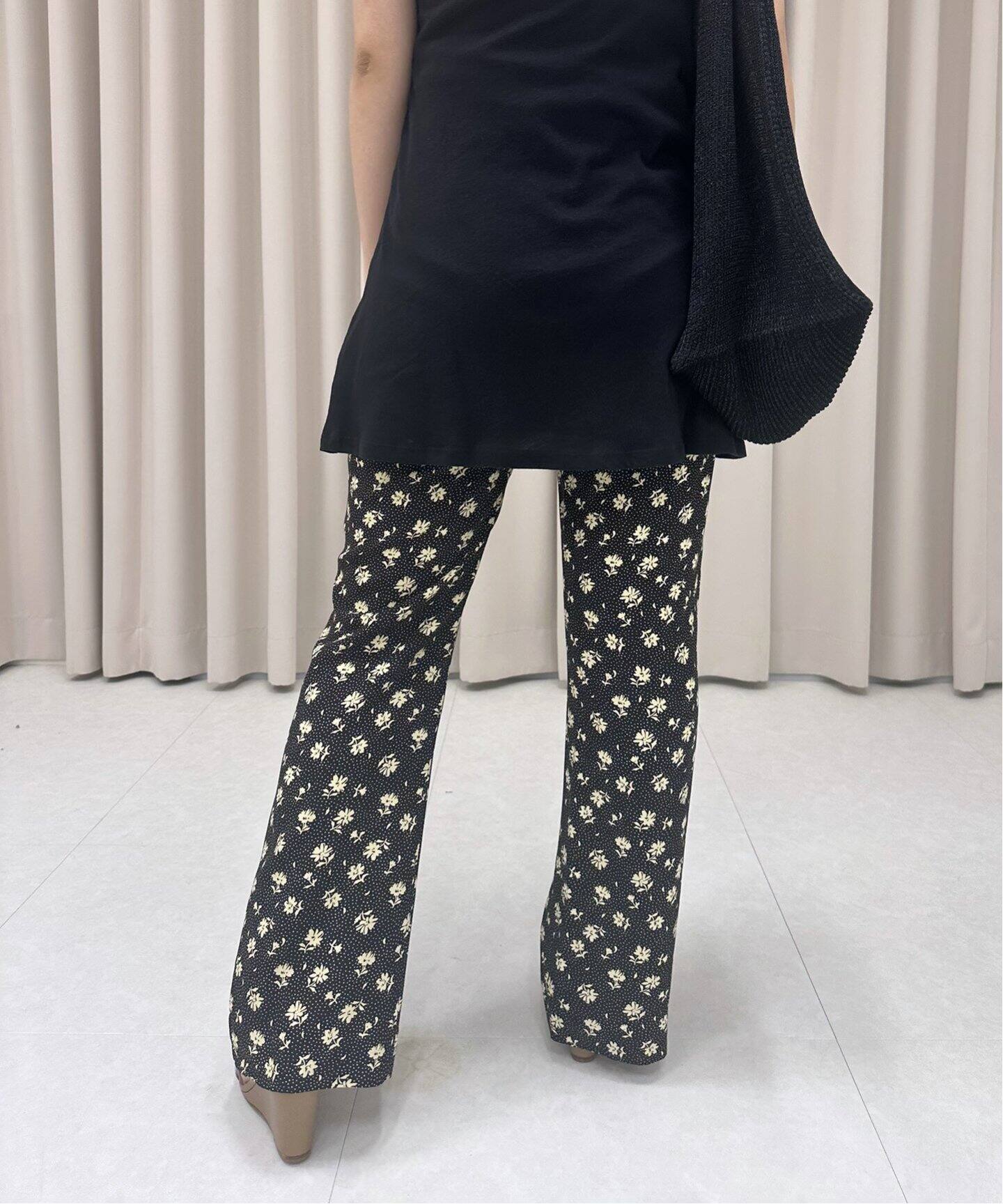 ヴィンテージフラワー フレアーパンツ（その他パンツ）｜EDIT.FOR LULU  