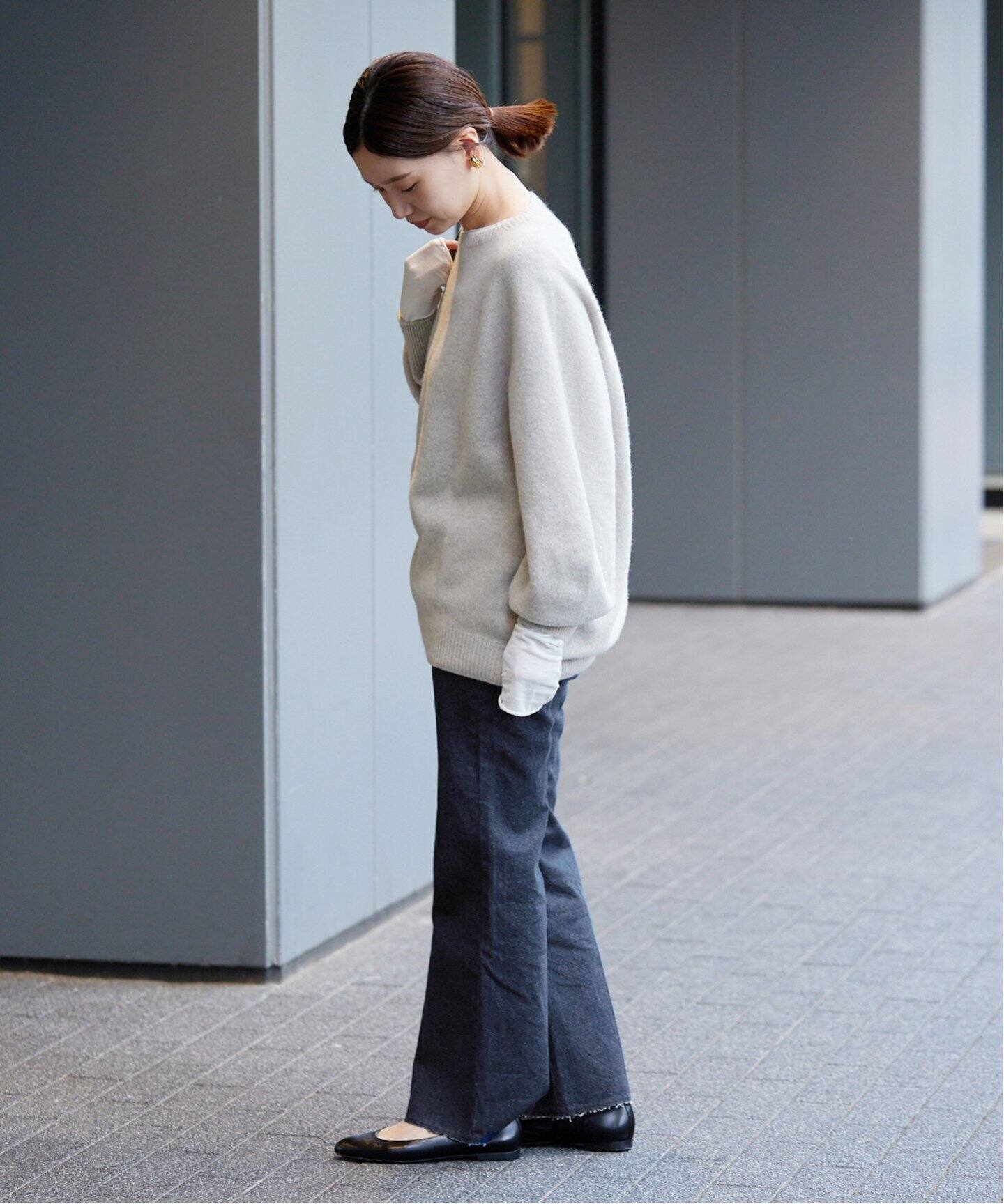 デニムフレアセンタープレスパンツ（デニムパンツ・ジーンズ）｜IENA  