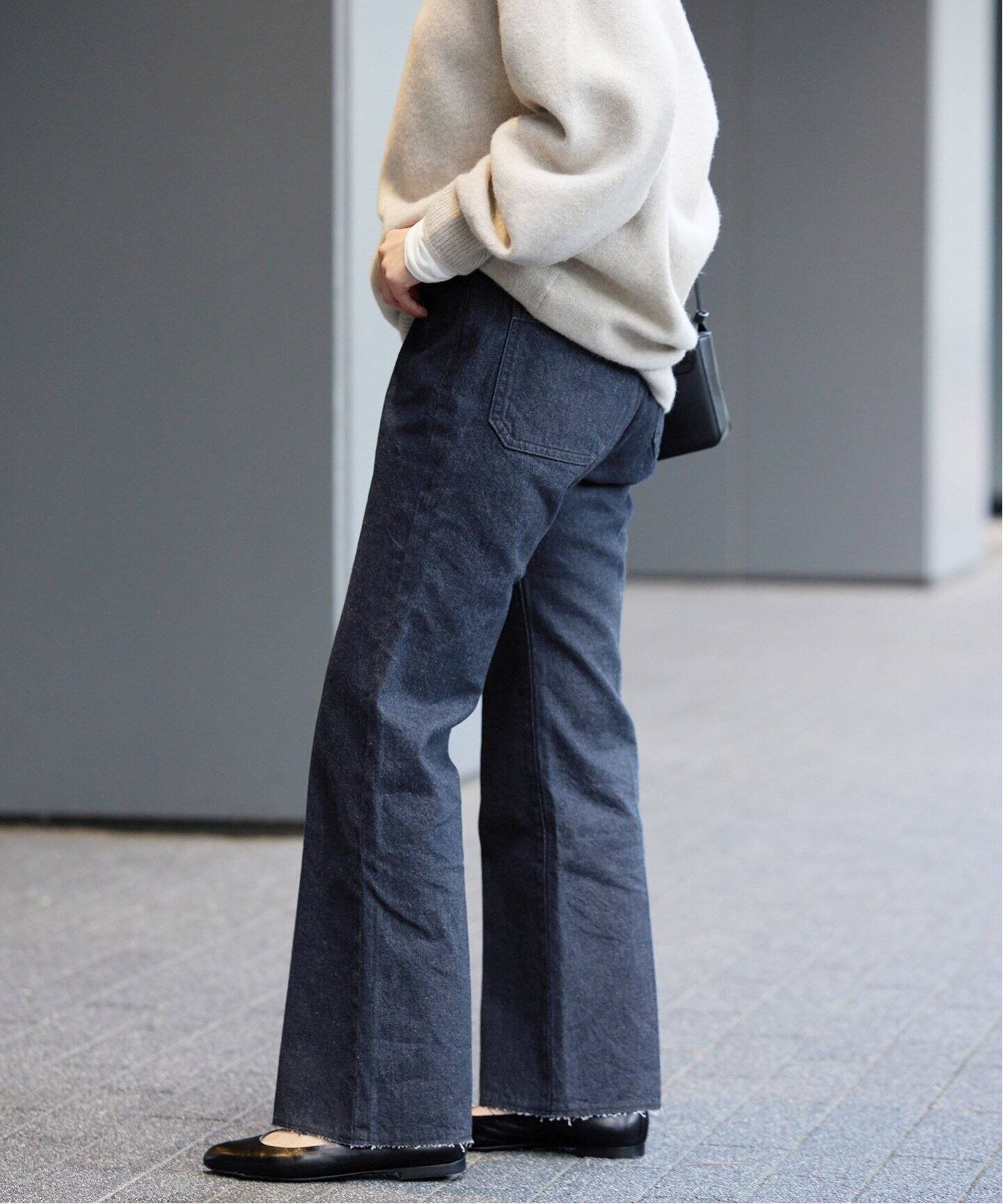 デニムフレアセンタープレスパンツ（デニムパンツ・ジーンズ）｜IENA  