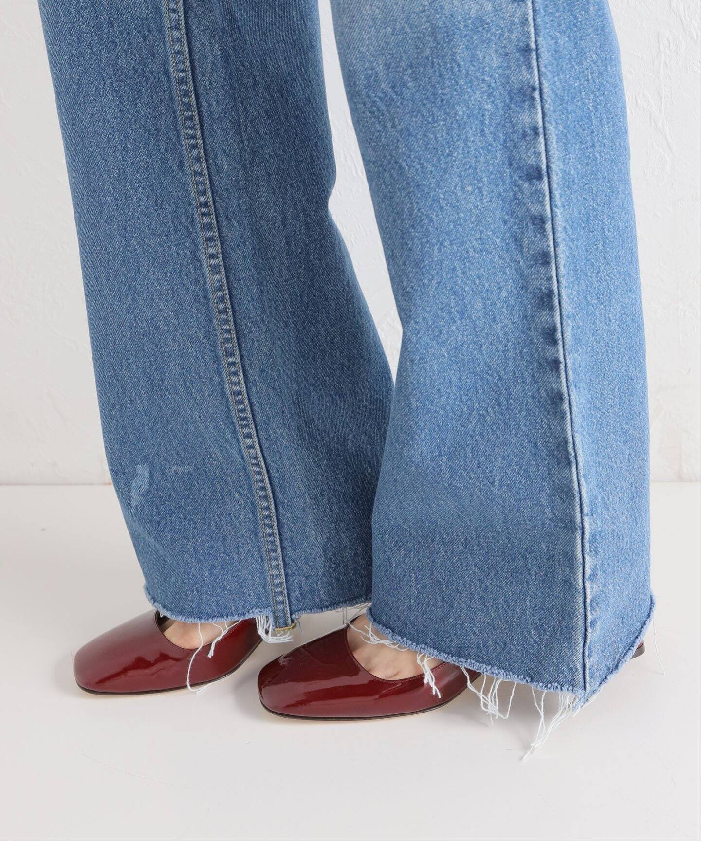 【MADISONBLUE/マディソンブルー】HEM CUT FLARE デニムパンツ（デニムパンツ・ジーンズ）｜IENA（イエナ）の通販