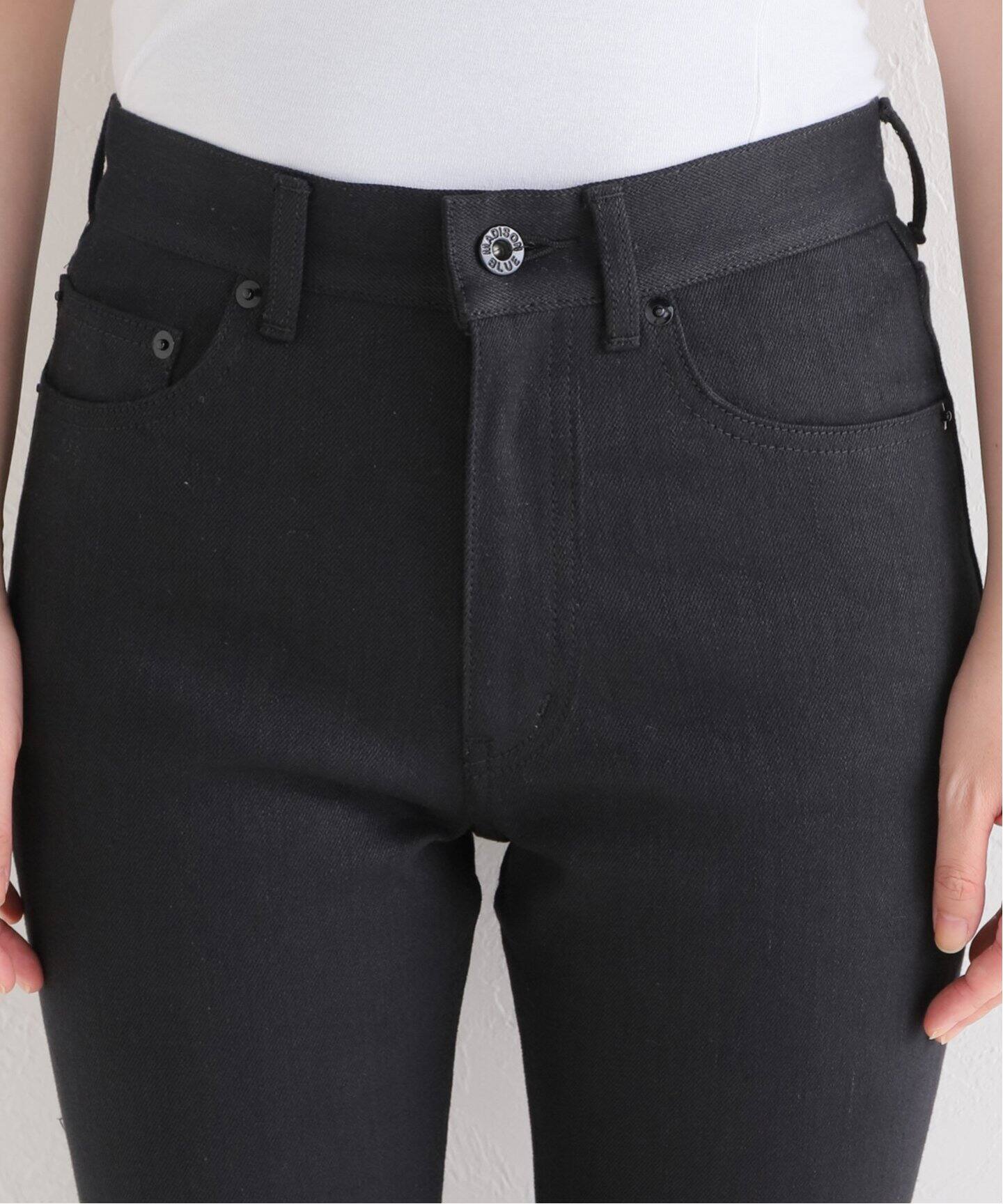 【MADISONBLUE/マディソンブルー】HEM CUT SLIM FLARE DENIM（デニムパンツ・ジーンズ）｜IENA（イエナ）の