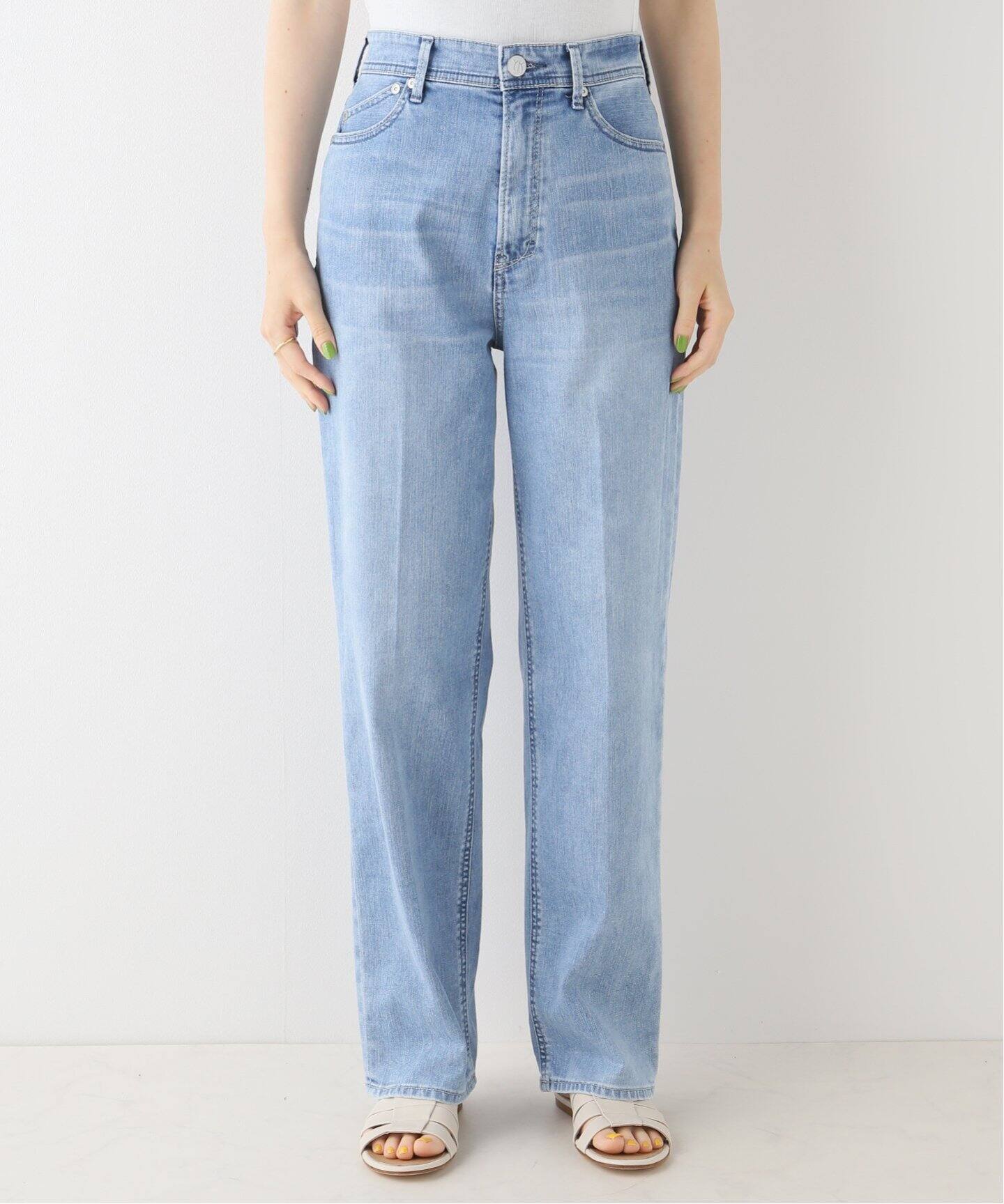 ヤヌークLEA リアリーライト26 