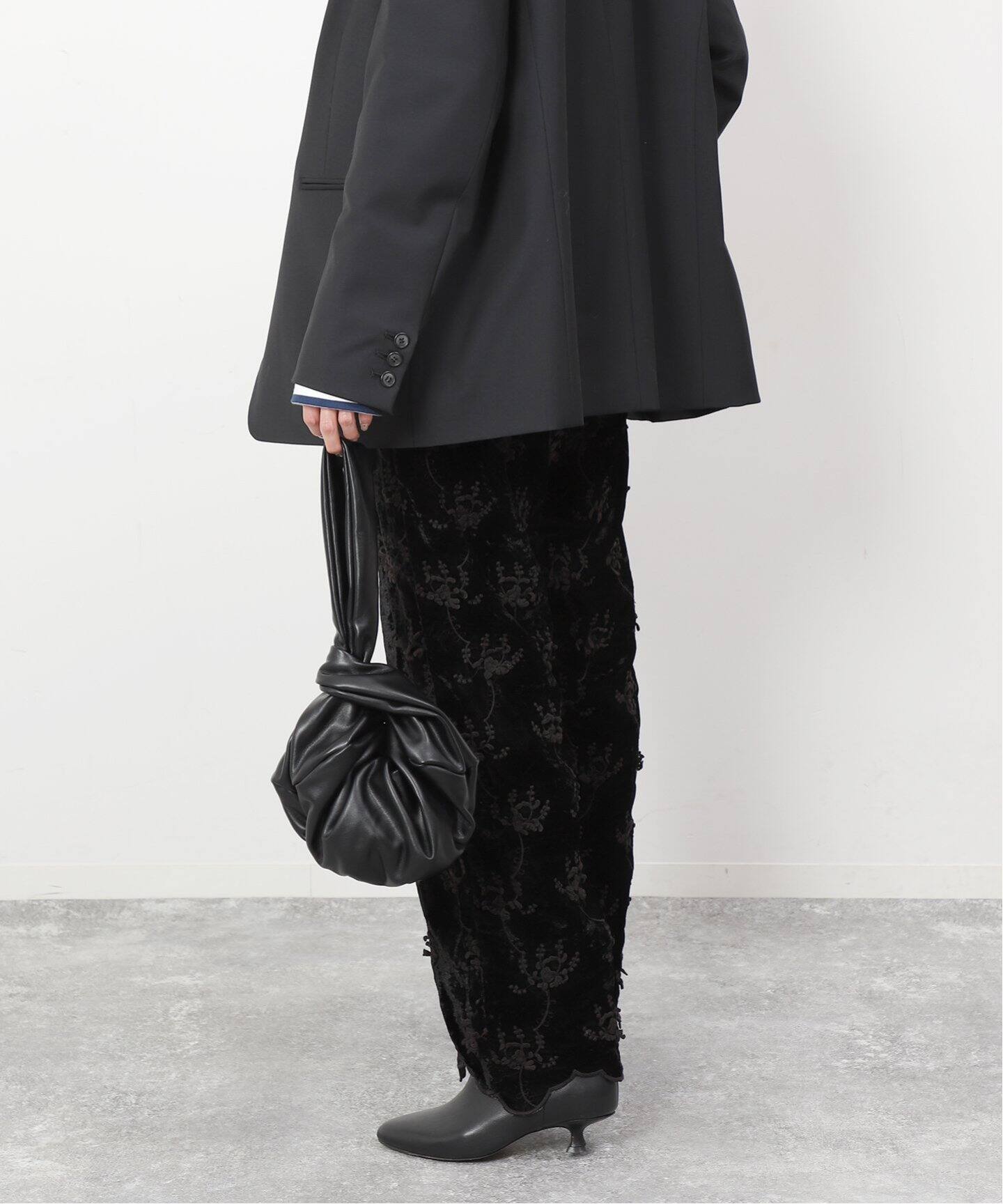 crinkle crinkle crinkle】 VELVET 3D EMBROIDERY パンツ（その他 