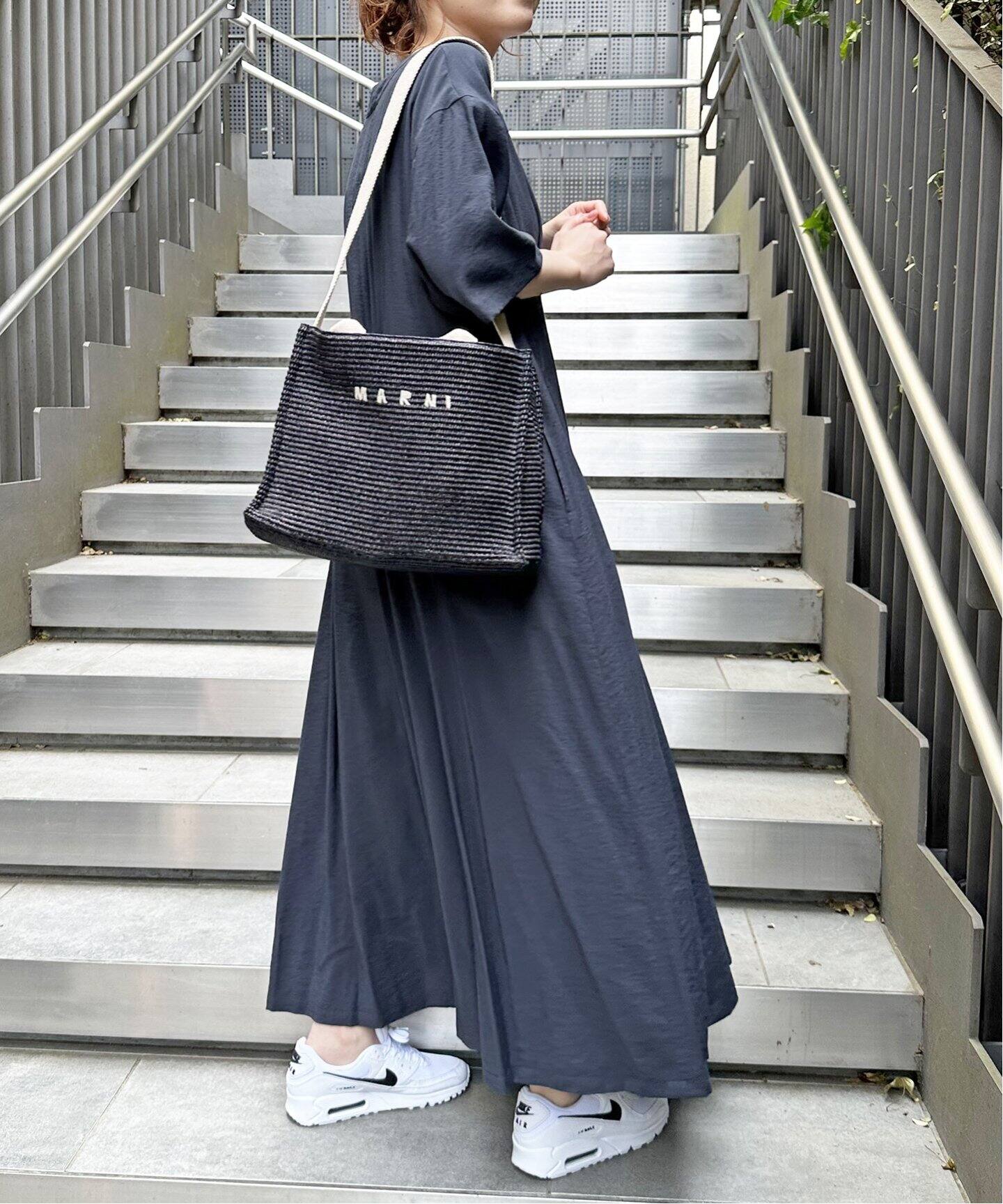 スパンドビーフィットフレアータックワンピース（ワンピース）｜Spick  