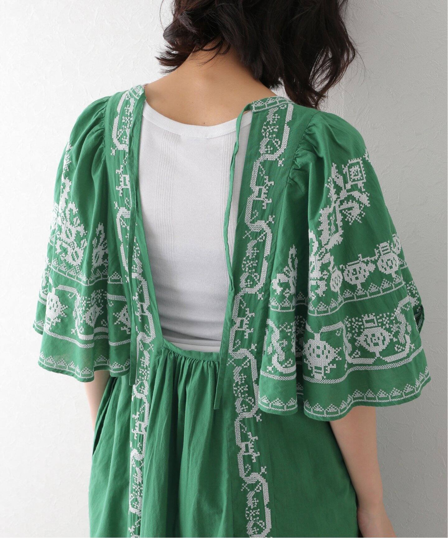 SARA MALLIKA/サラマリカ】コットンエンブロイダリーバックオープン  