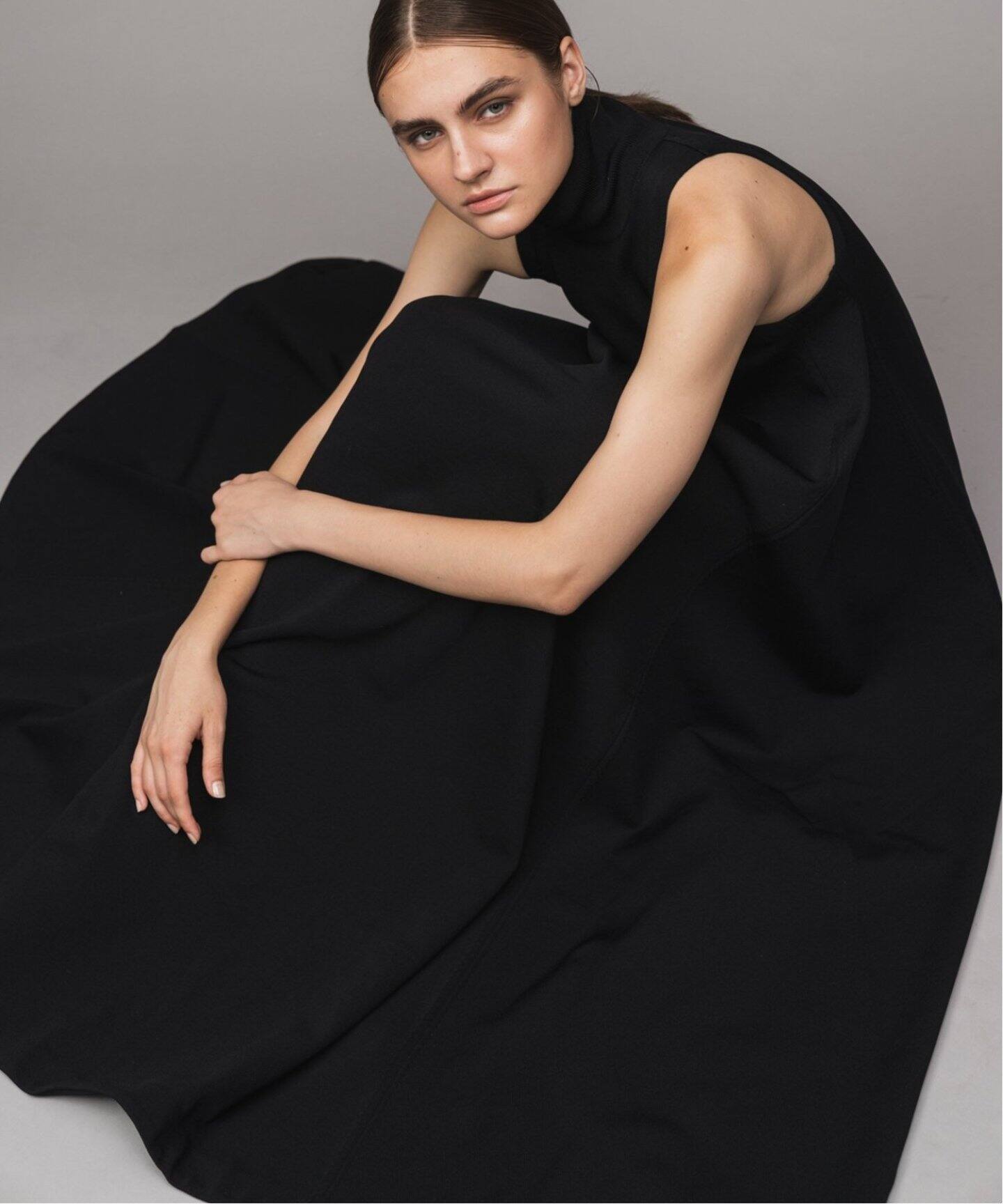 追加》【ELENI】テントフレアニットドレス（ワンピース）｜NOBLE  