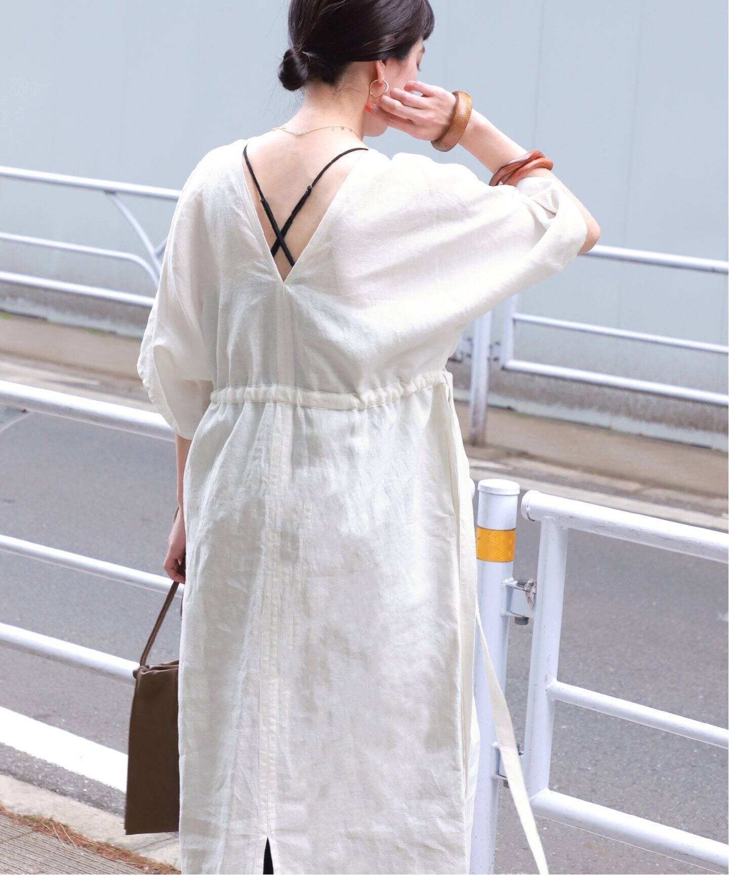 DOU BOCHI ERIC BERGERE/ドゥーボキエリックベルジェ―ル】Vネック  