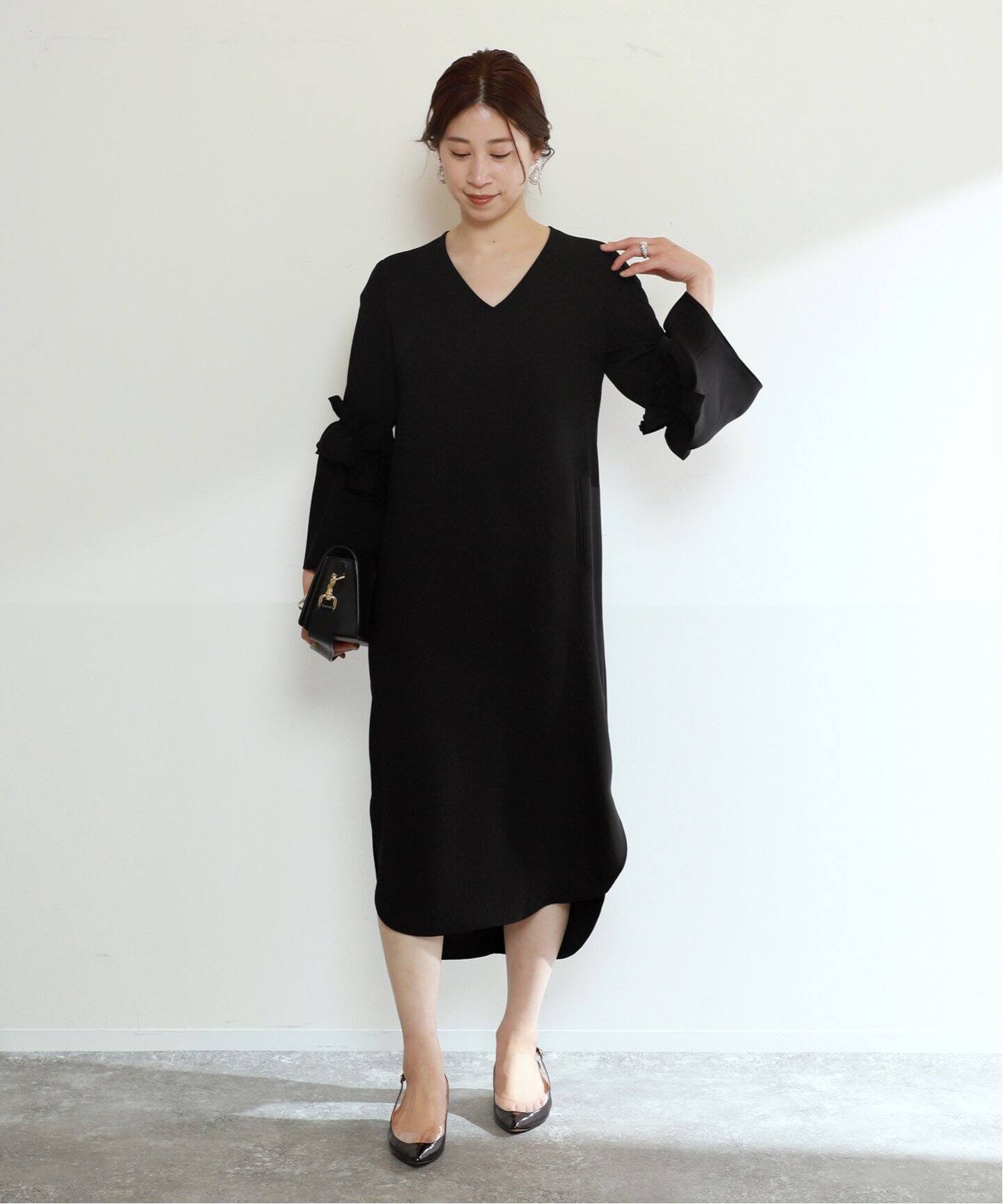 Room no.8 BLACK/ルームエイトブラック】MAT SATIN FRILL/S V/N DRESS 