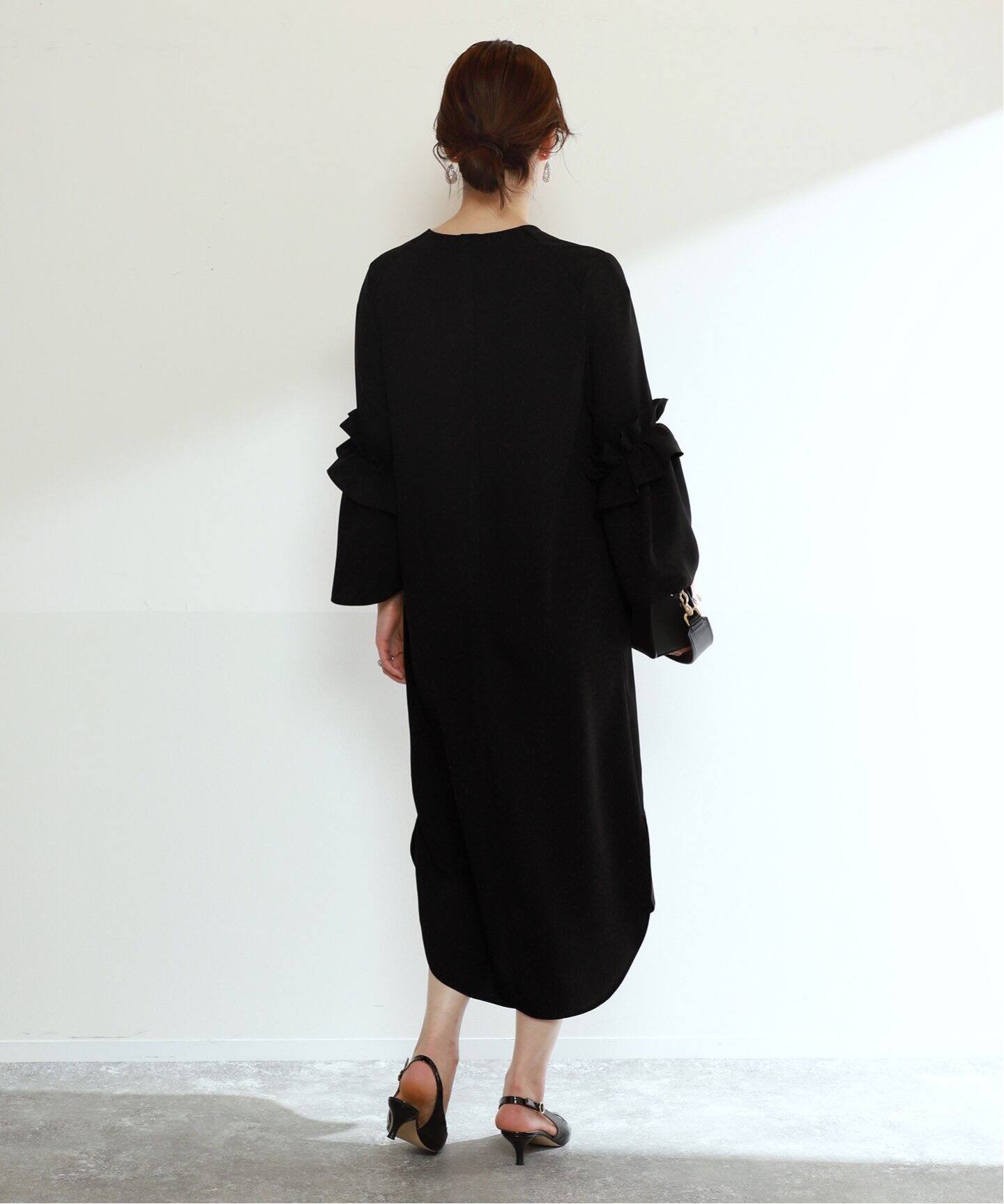 Room no.8 BLACK/ルームエイトブラック】MAT SATIN FRILL/S V/N DRESS 