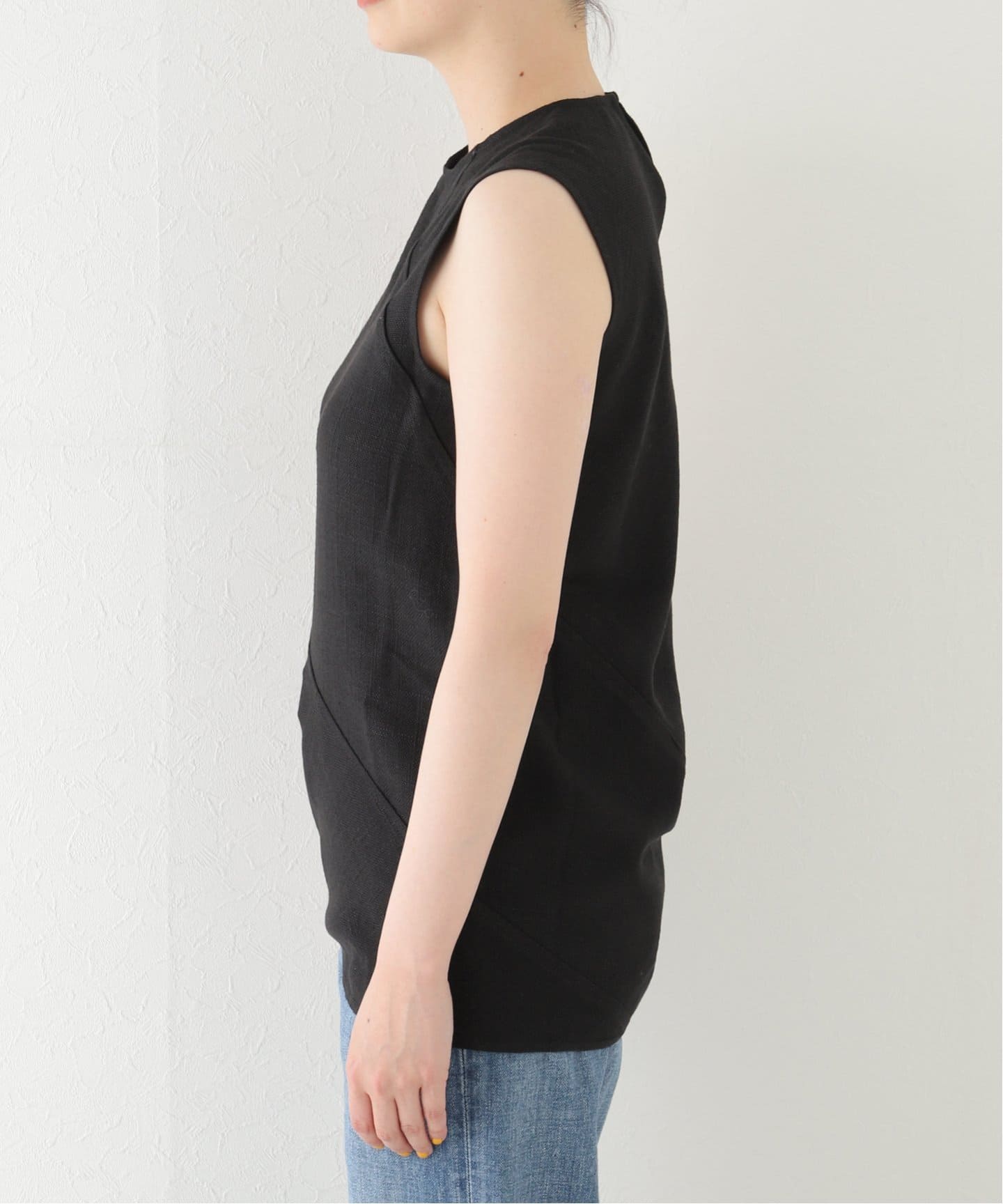 TOTEME/トーテム】 TWISTED SLEEVELESS TOP（シャツ／ブラウス