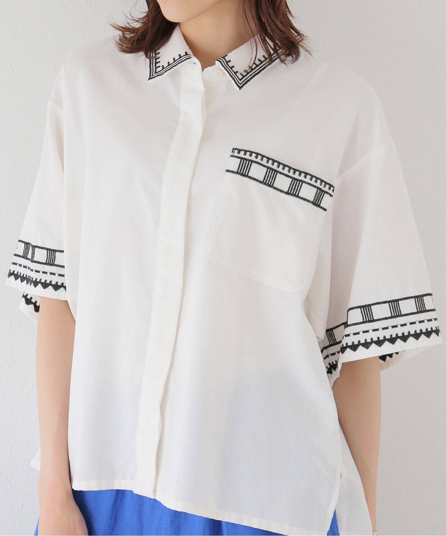 エンブロイダリークロップドシャツ（シャツ／ブラウス）｜B.C STOCK 