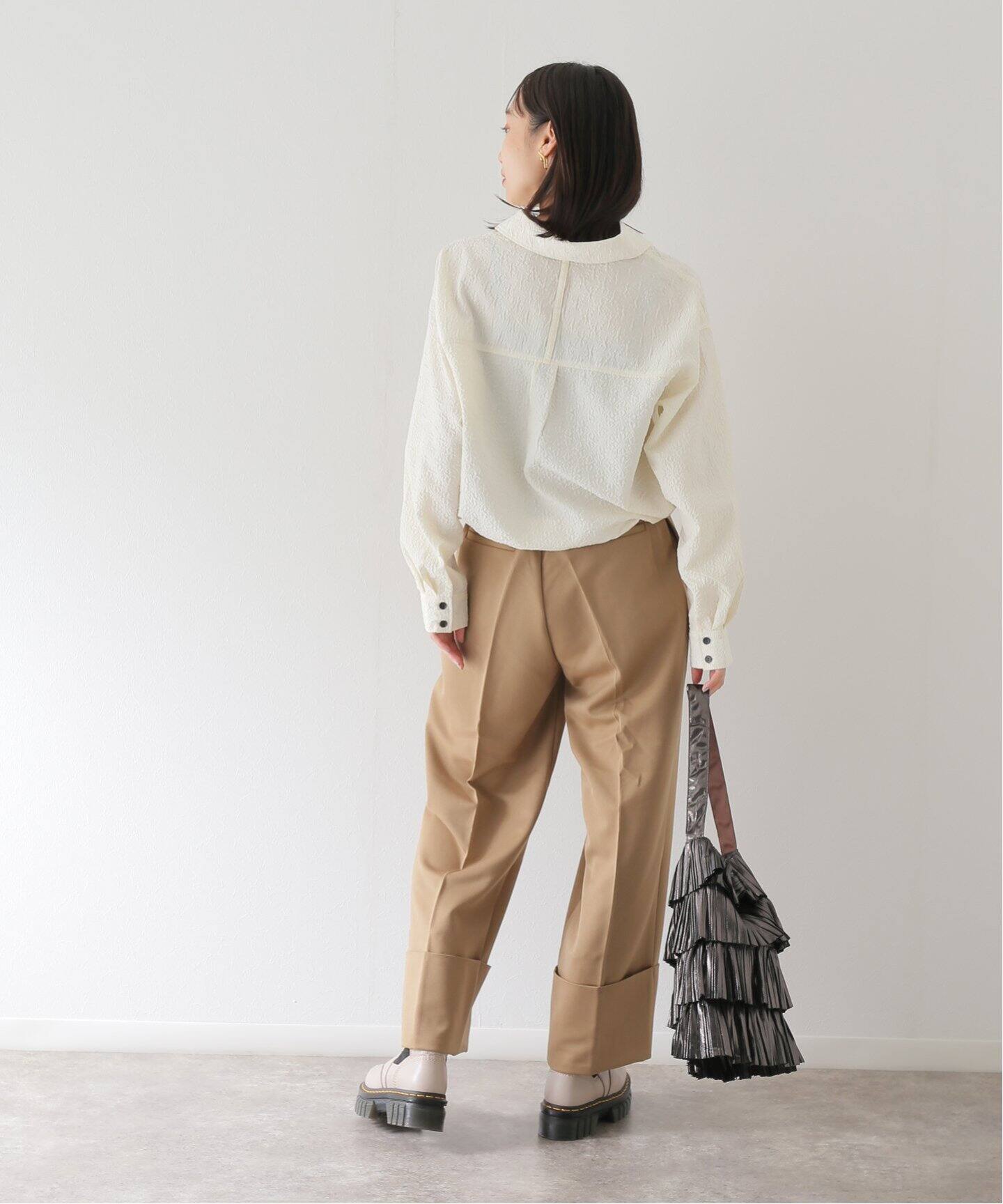 ERMANNO SCERVINO ショート カットワーク刺繍 トップス ERMANNO SCERVINO ショート カットワーク刺繍 トップス