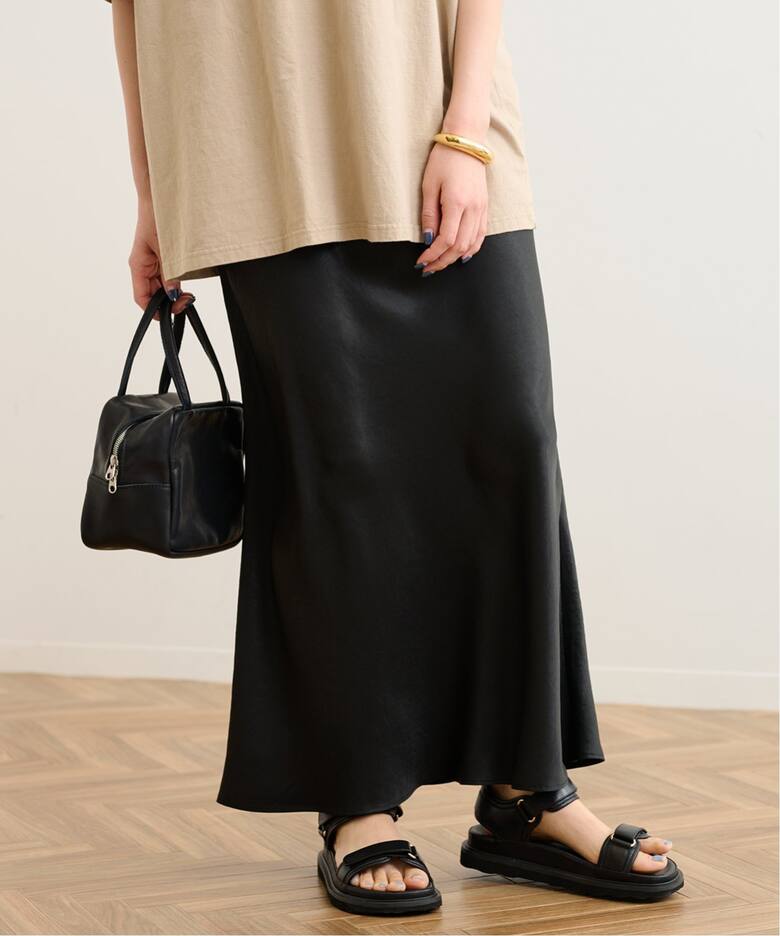 バイアスサテンロングスカート（ロング・マキシ丈スカート  