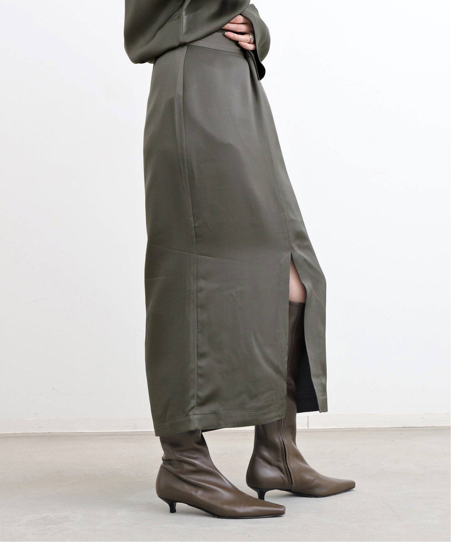TOTEME/トーテム】 SATIN MID SKIRT（その他スカート）｜L