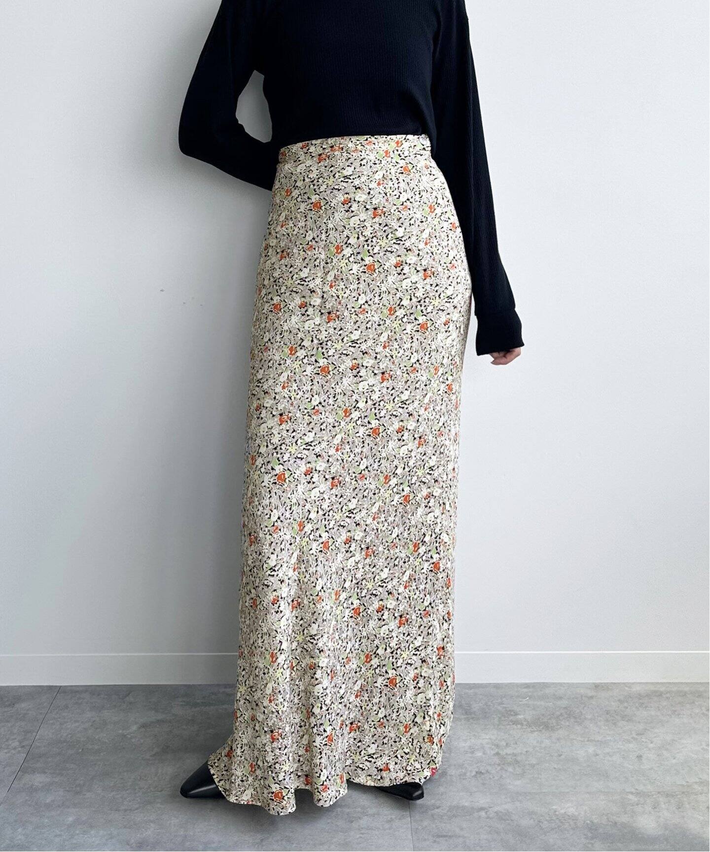 マルチフラワー バイアスマキシスカート（ロング・マキシ丈スカート  