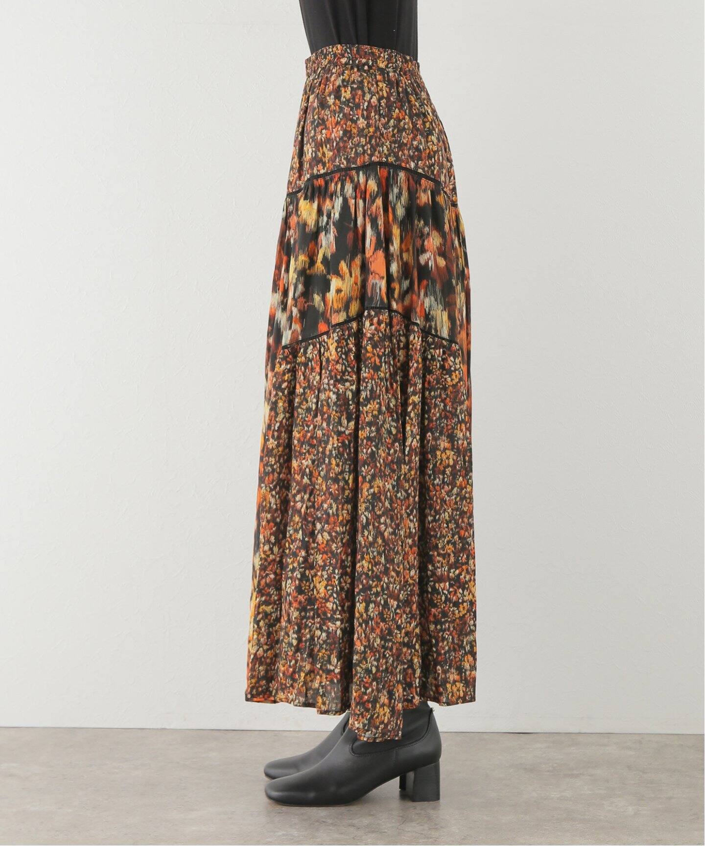 TROUILLETマルチフラワープリントスカート（ロング・マキシ丈スカート  