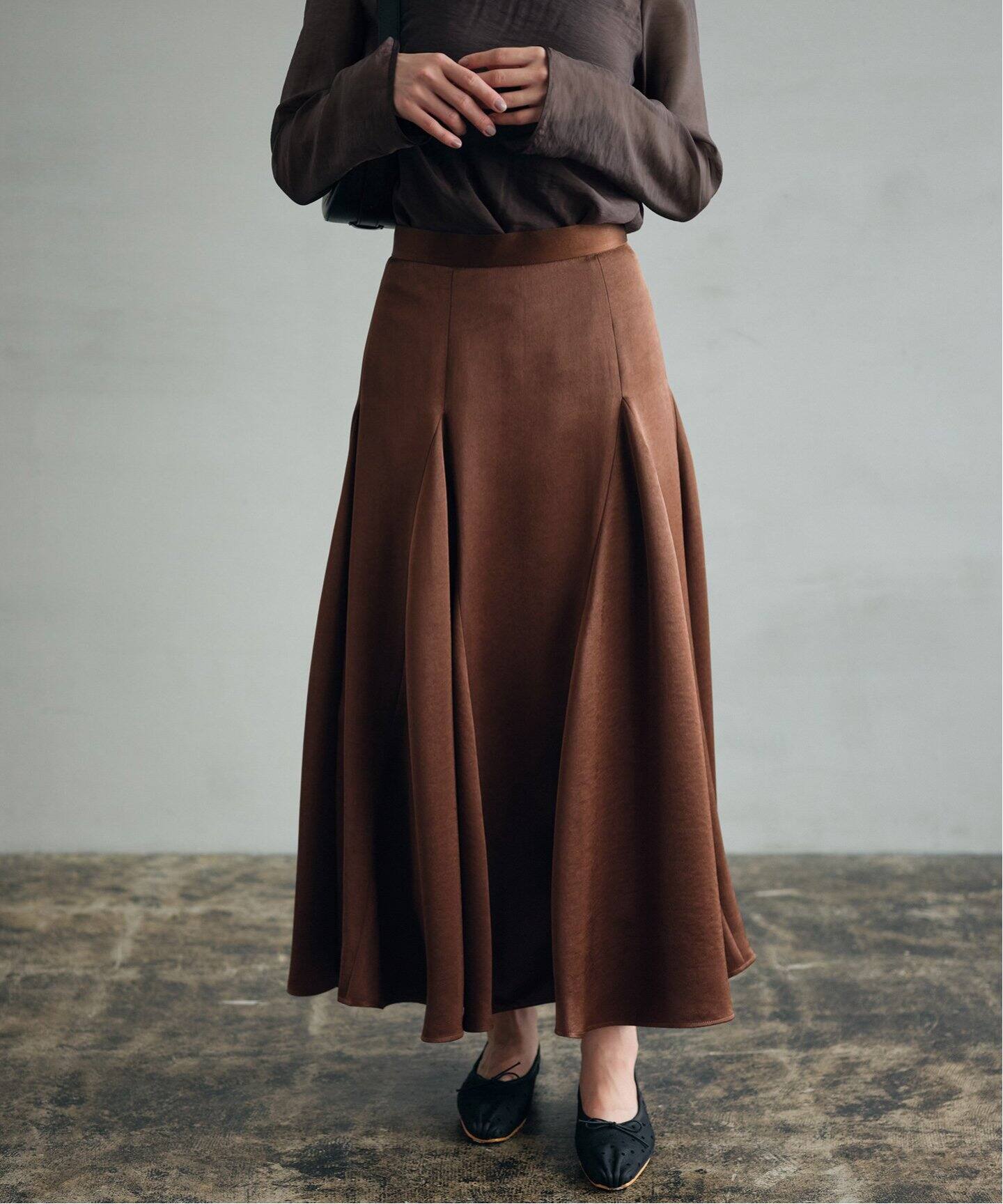 habiダブルサテンフレアスカート（ロング・マキシ丈スカート）｜SLOBE  