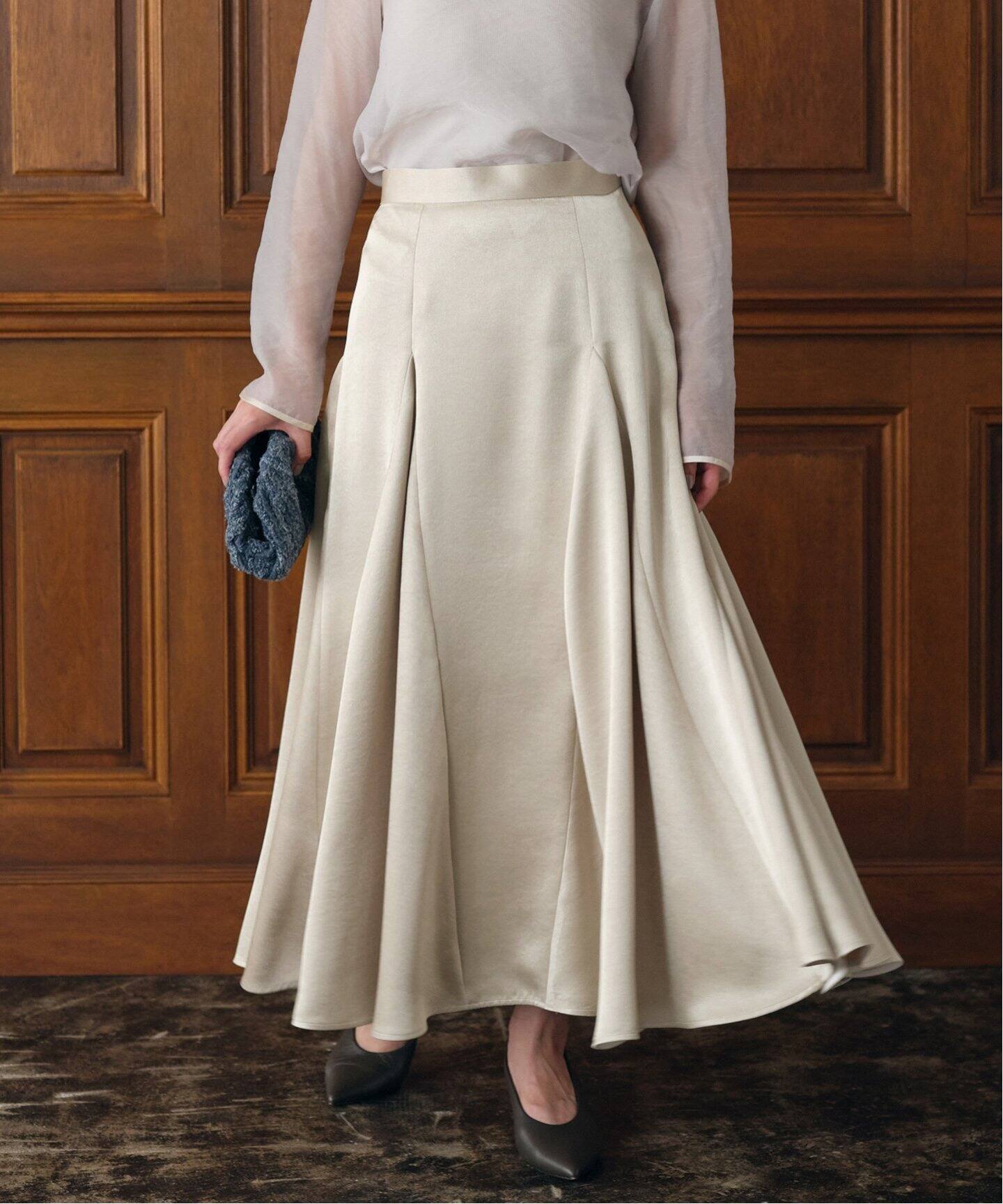 habiダブルサテンフレアスカート（ロング・マキシ丈スカート）｜SLOBE  