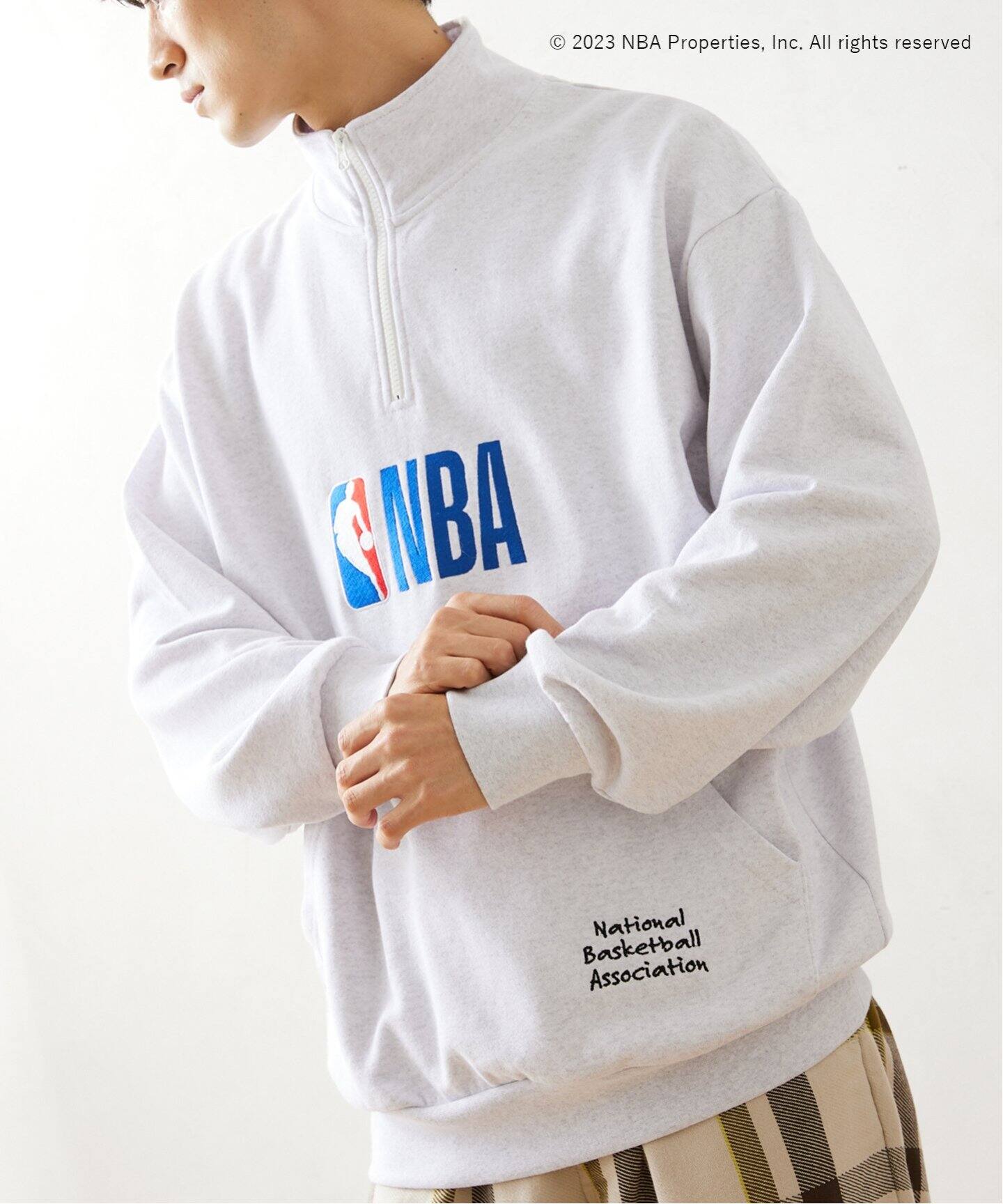 Off The Court by NBA】別注 ロゴハーフジッププルオーバースウェット  