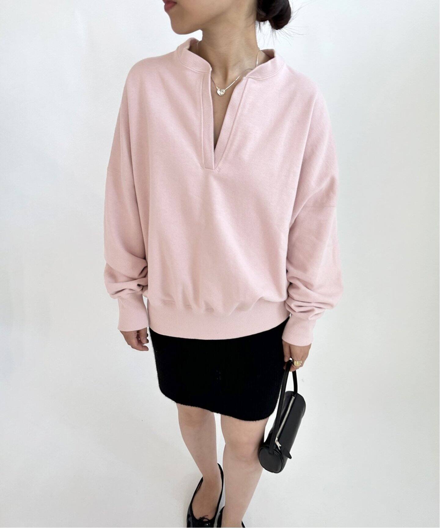 ヘラ Hella 25秋冬 トップス front tuck cropped sweat 10月上旬〜下旬予約 フロントタッククロップスウェット  ミドル丈 長袖 h253-16 Hella/ヘラ】別注キーネックスウェットプルオーバー ピンク ヘラ Hella 25秋冬 トップス front  tuck cropped sweat 10月上旬〜下旬予約 ... Hella キーネックスエット