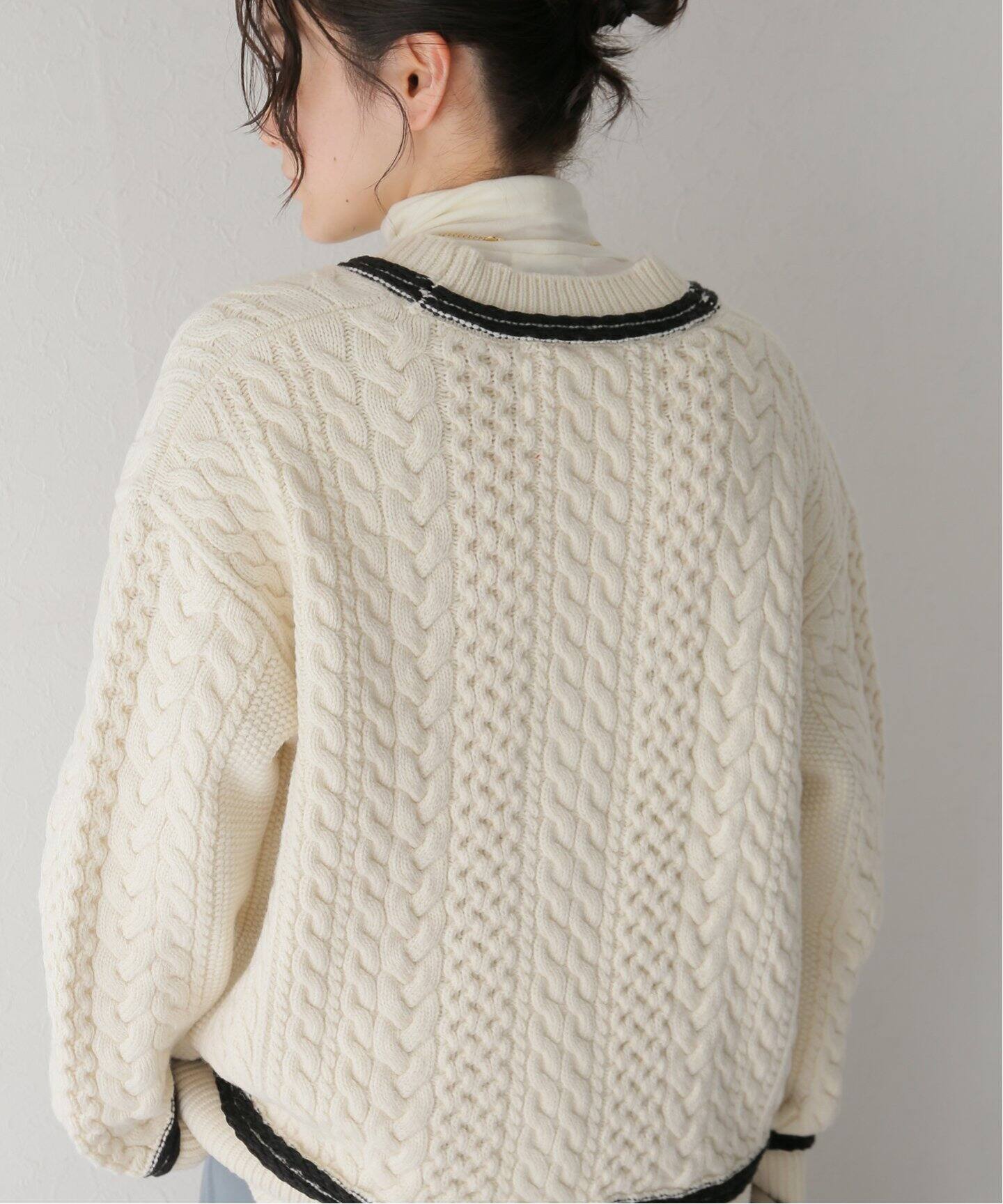 ADAWAS / アダワス】CABLE-KNIT CARDIGAN（カーディガン）｜BOICE FROM 