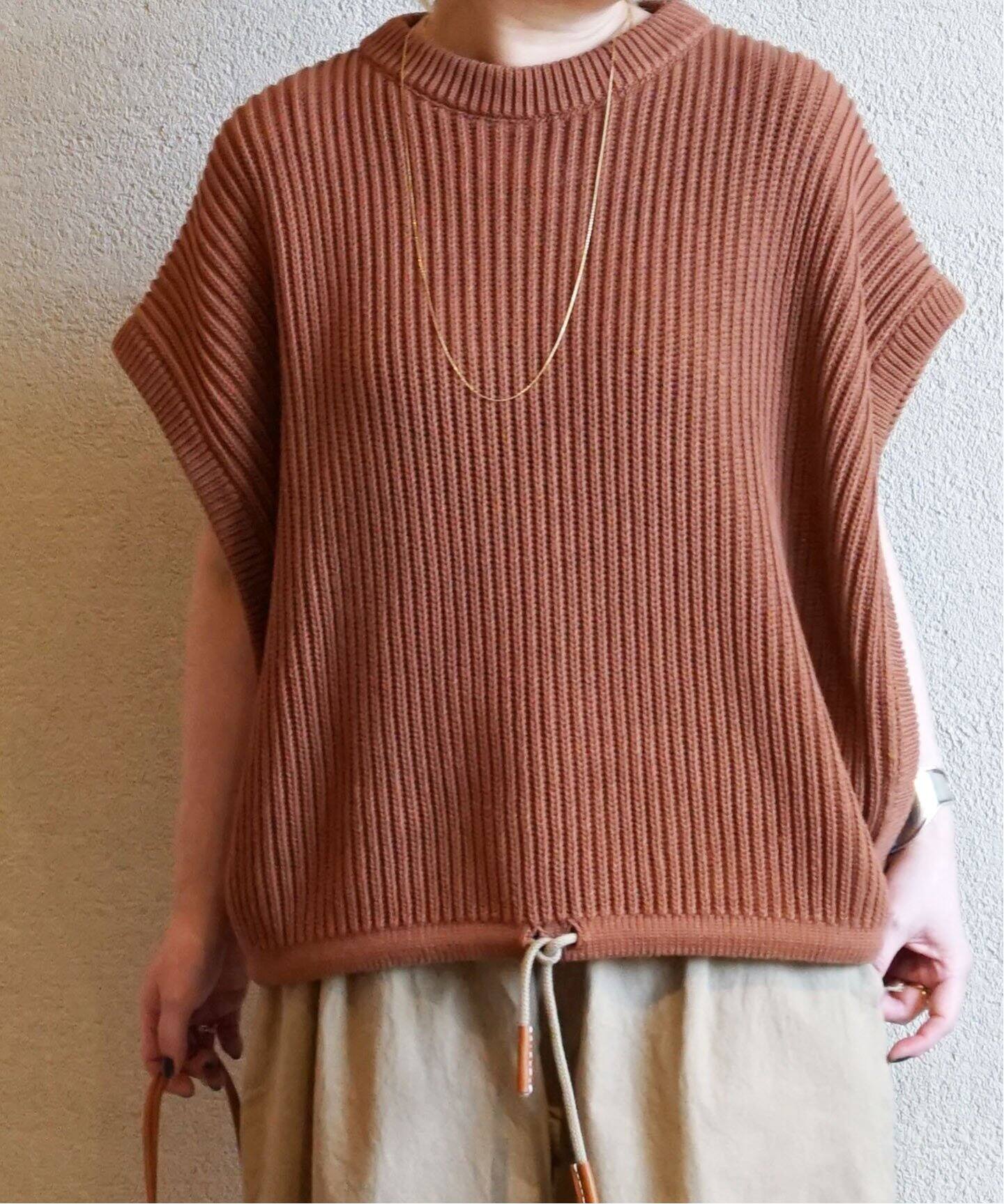 CRISTA SEYA / クリスタ セヤ】LARGE GILLET WITH LEATHER（ベスト  