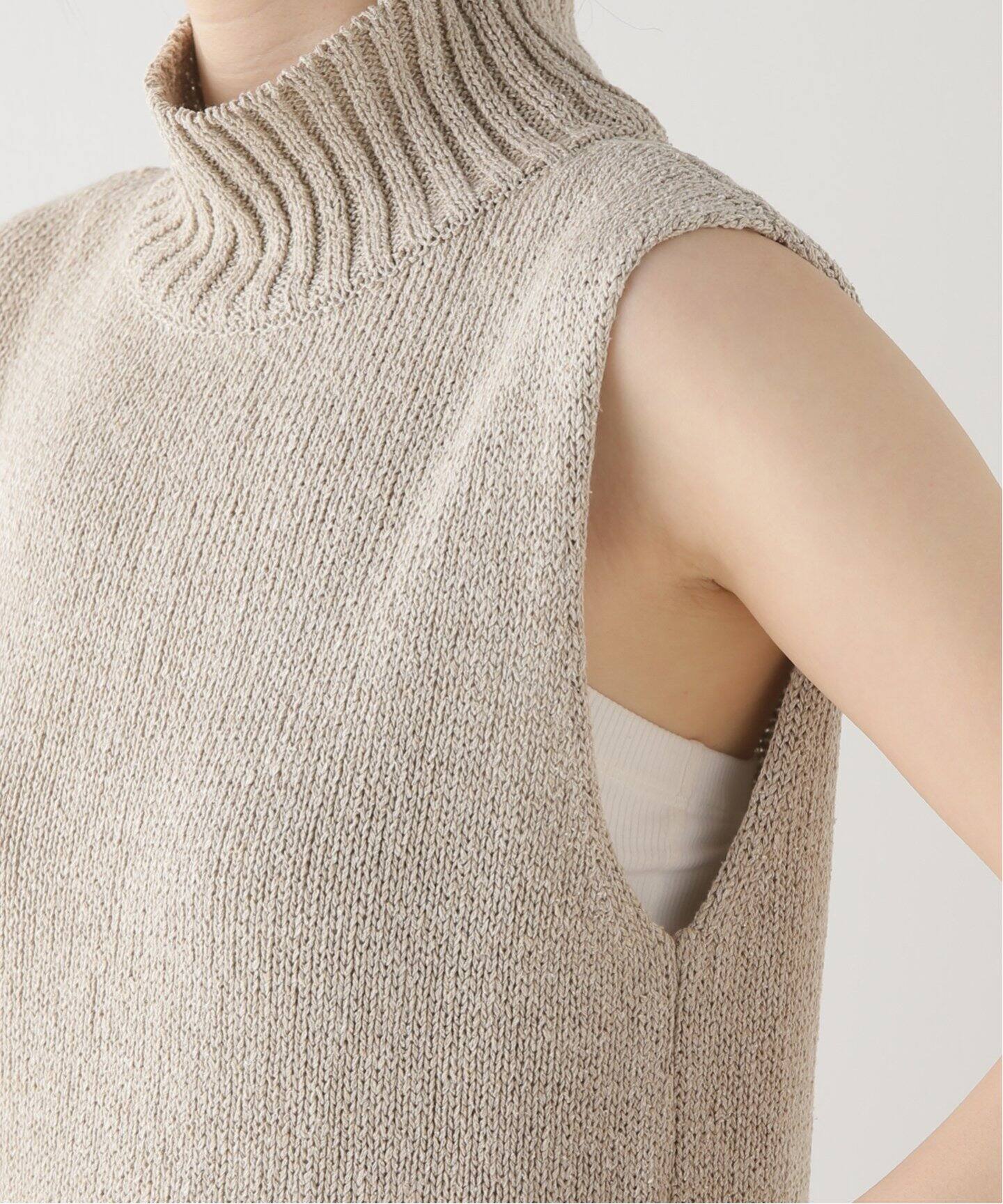 Lily Linen タートルネック ノースリーブ（ニット／セーター  