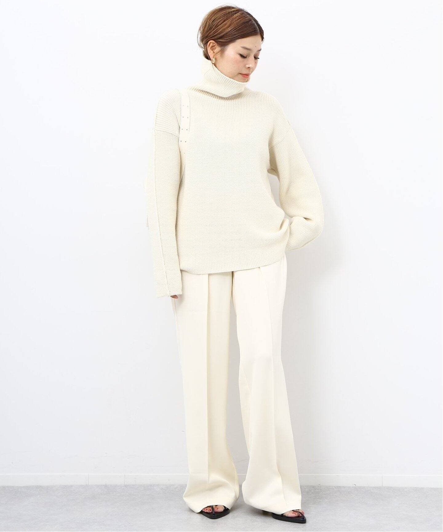 ROHE/ロヘ】 UNISEX タートルネック ニット（ニット／セーター  