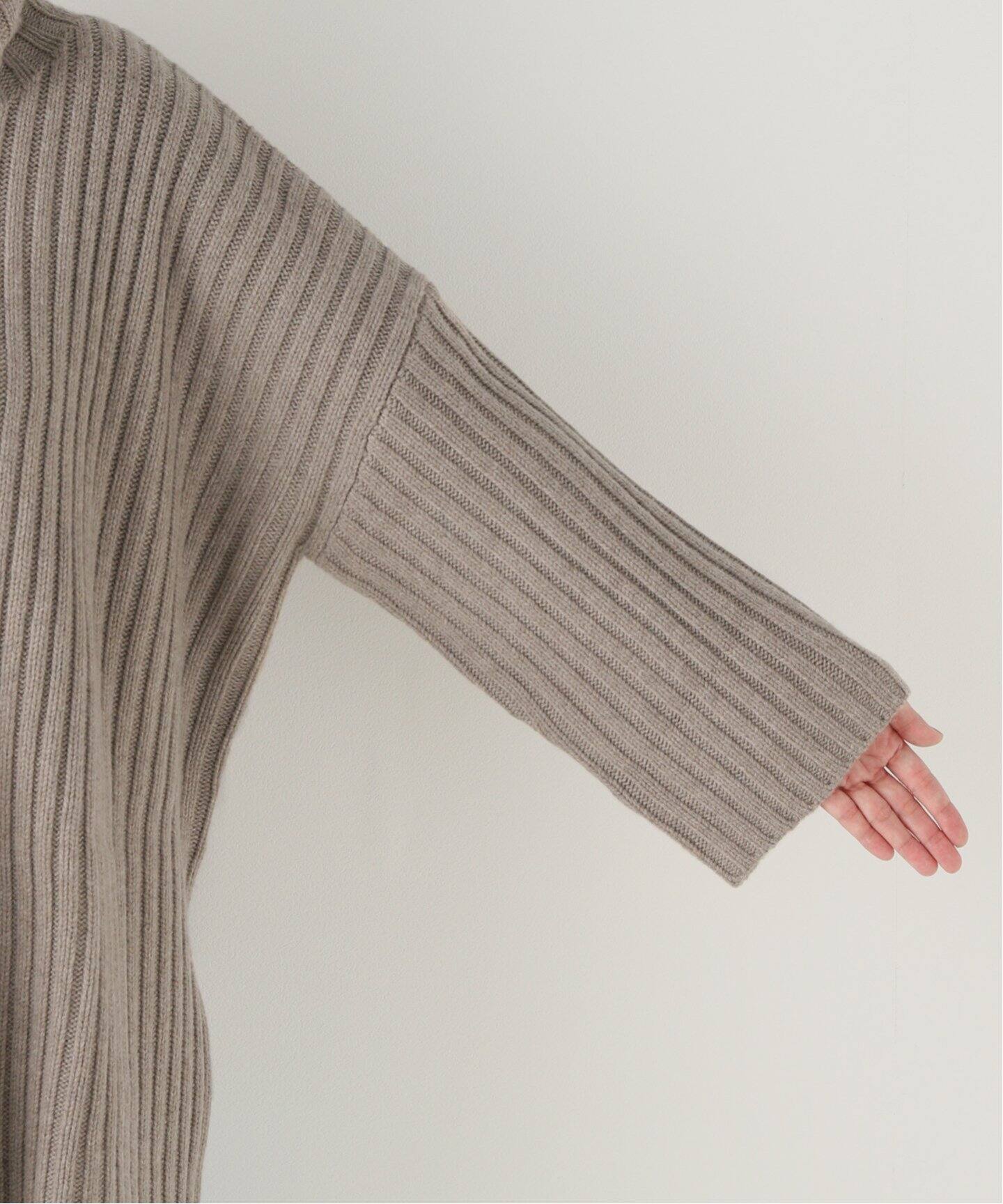 MR MITTENS/ミスター ミトンズ】 RIBBED HIGH NECK KNIT（ニット  