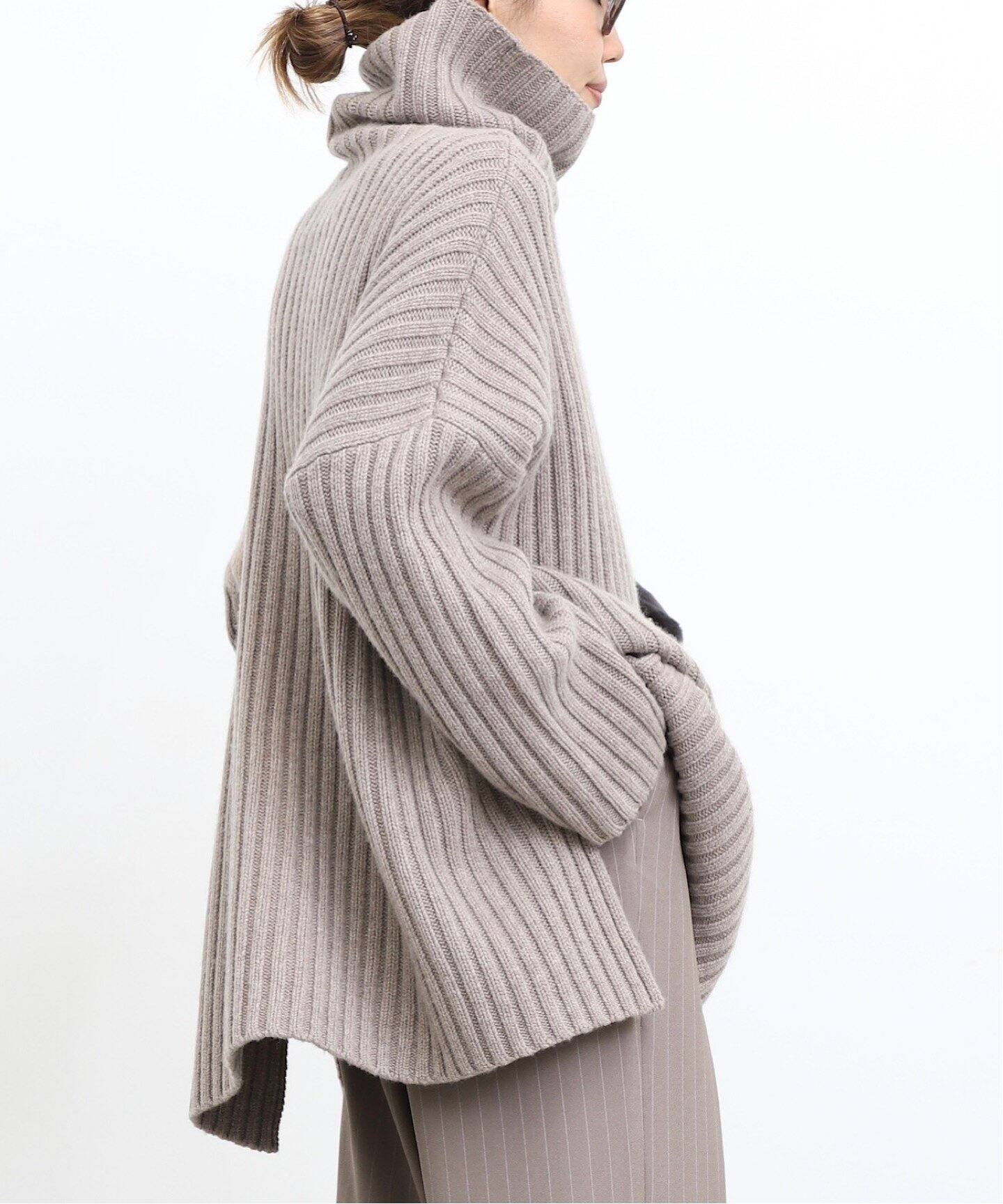 MR MITTENS/ミスター ミトンズ】 RIBBED HIGH NECK KNIT（ニット  