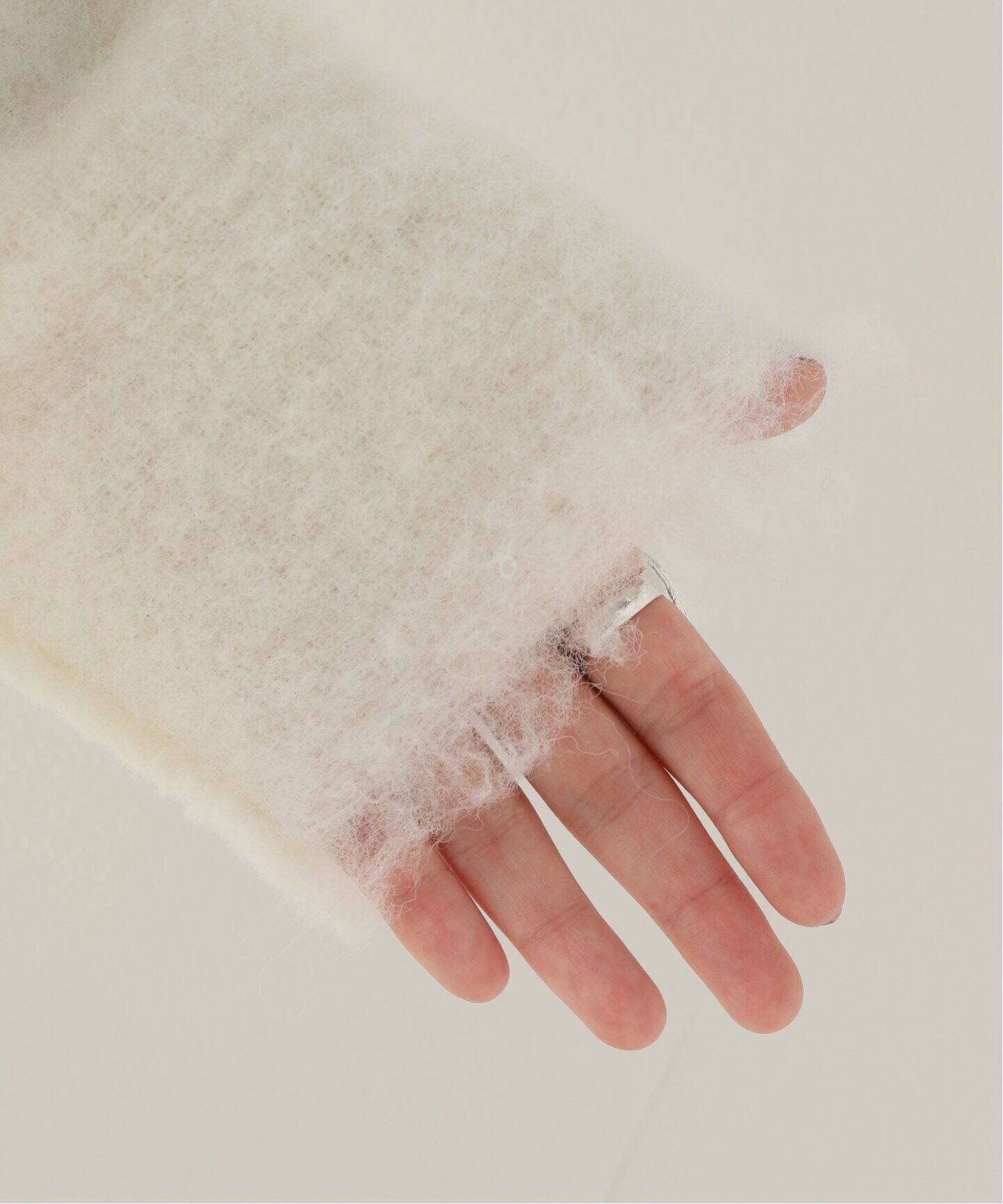 ROHE/ロヘ】FRINGE WL BLEND タートルネックニット（ニット／セーター  