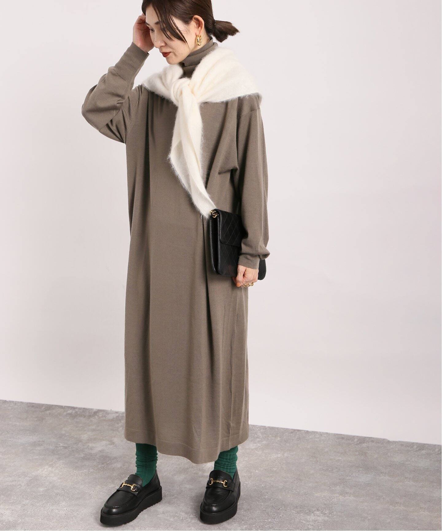 ライトウールニットタートルワンピース（ニットワンピース）｜VERMEIL  