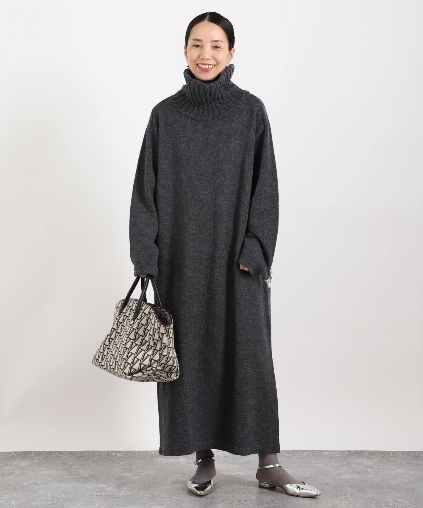 ATON/エイトン】Wool Mouline turtleneck ニットドレス（ニット  