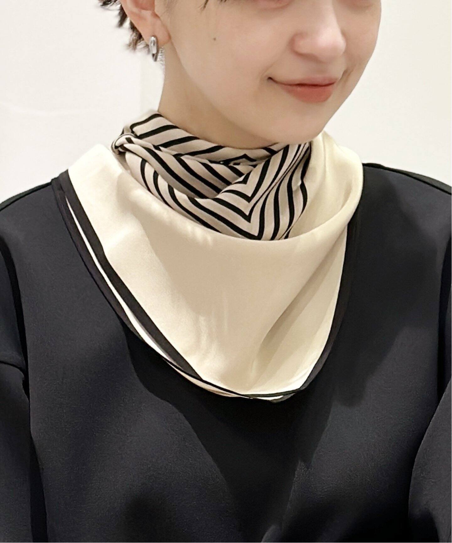 TOTEME/トーテム】CENTERD MONOGRAM SCARF（スカーフ／バンダナ）｜AP  