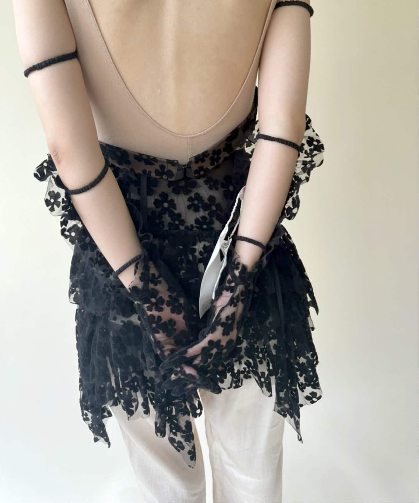YUHAN WANG フローラルレースグローブ　黒 YUHAN WANG/ユハン ワン】floral flocked gloves（手袋）｜EDIT