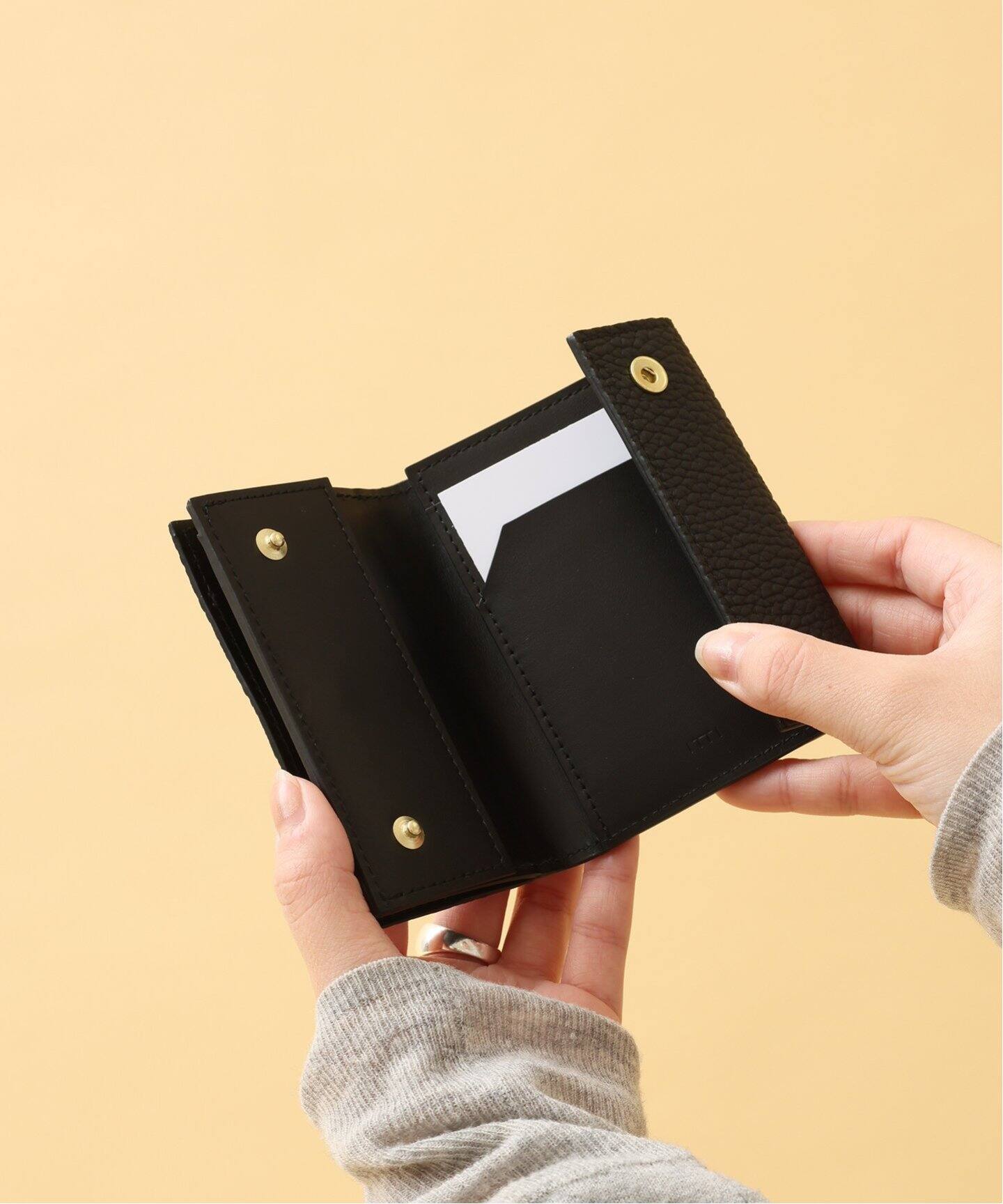 ITTI / イッチ】SLOBE別注CRISTY TINY TRIFOLD WLT（財布・コイン  