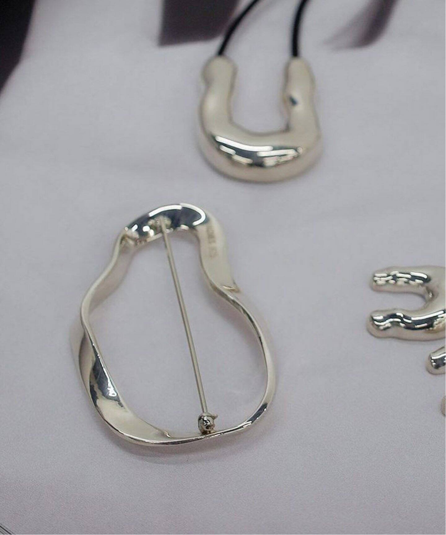 AGMES/アグメス】VERA BROCH STERLING SILVER：ブローチ（その他  