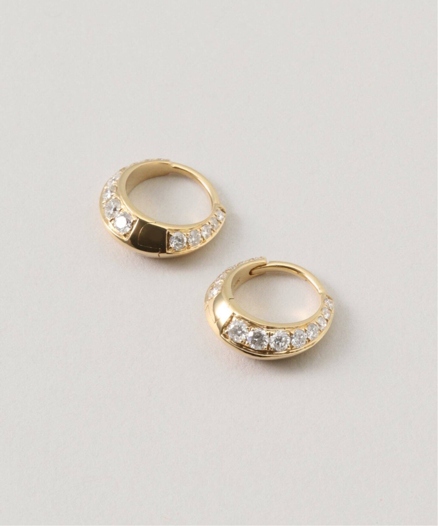 LIZZIE MANDLER/リジーマンドラー】18K DIAMOND CRESCENT HOOP ピアス 