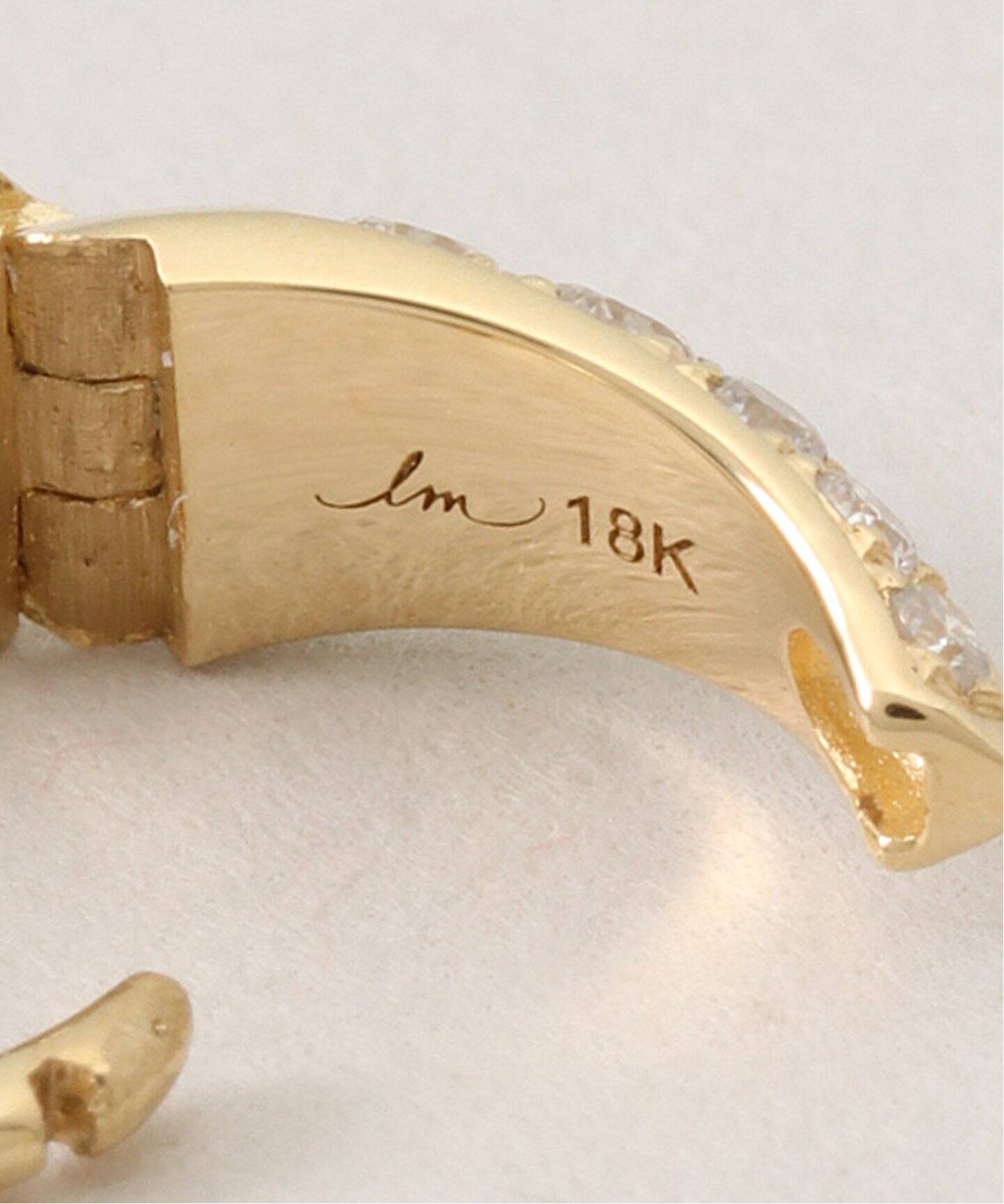 LIZZIE MANDLER/リジーマンドラー】18K DIAMOND CRESCENT HOOP