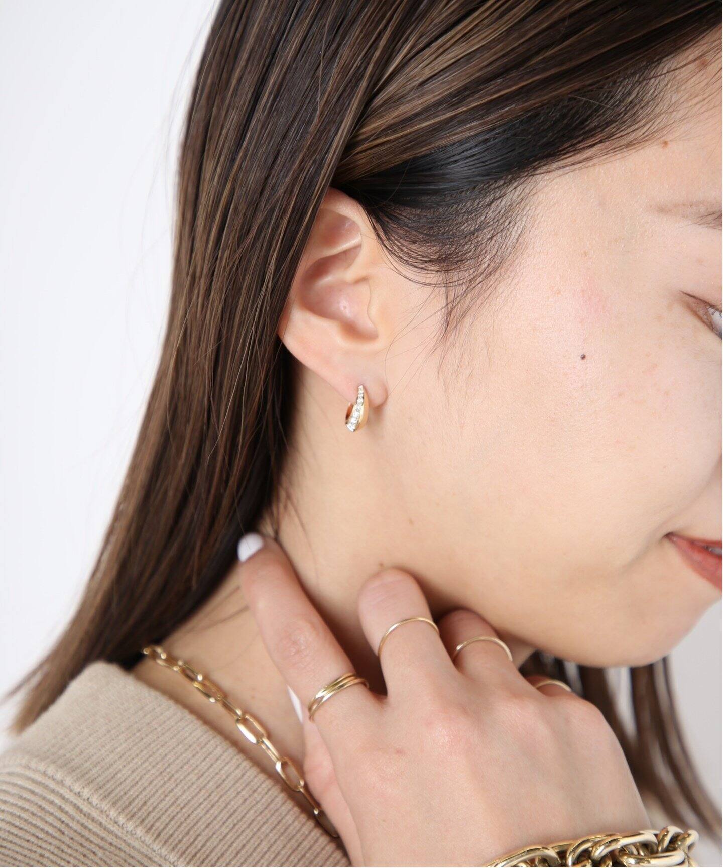 LIZZIE MANDLER/リジーマンドラー】18K DIAMOND CRESCENT HOOP ピアス 