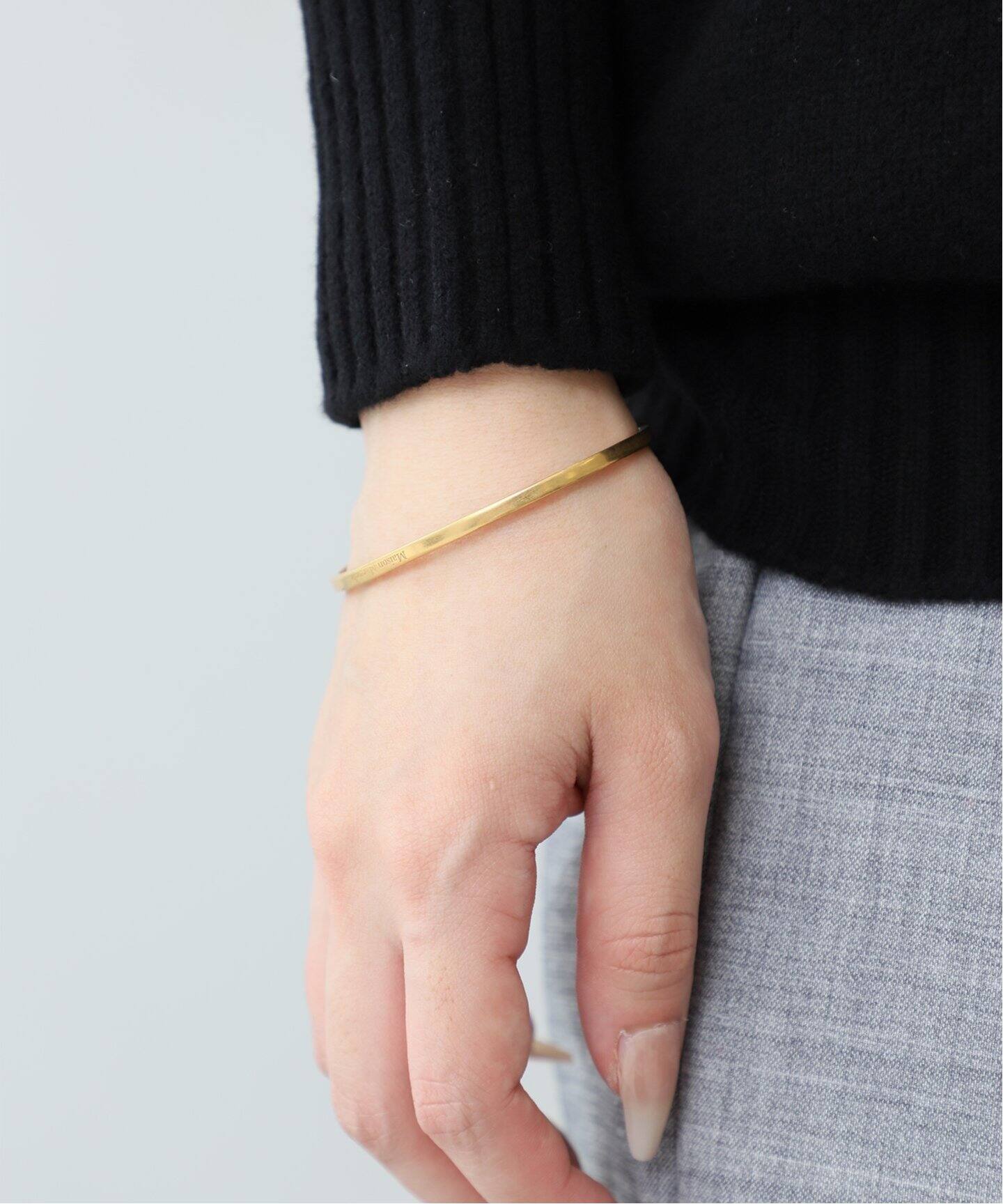 MAISON MARGIELA / メゾン・マルジェラ】Logo Narrow Bangle  
