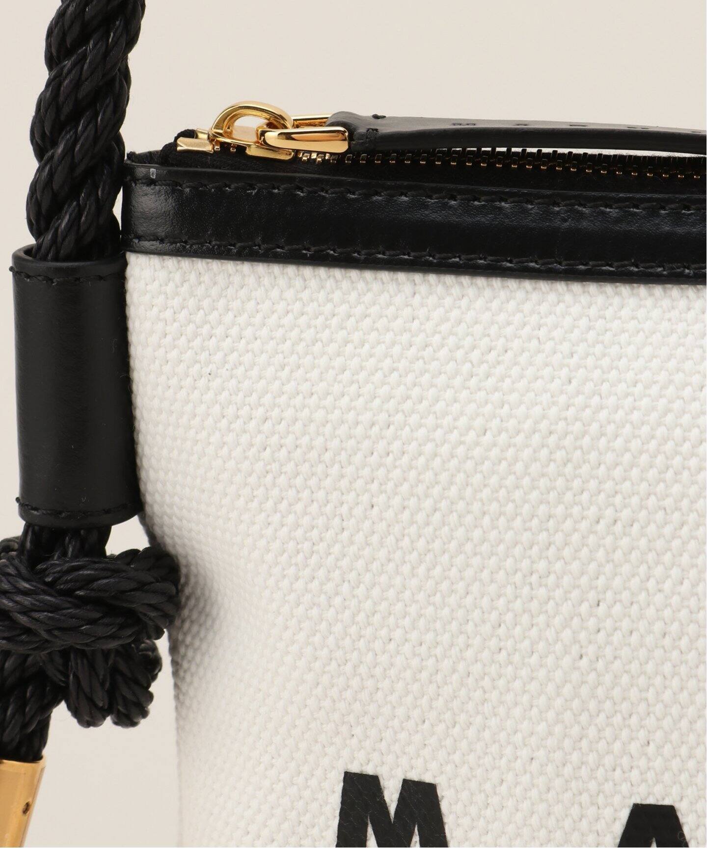 ≪一部店舗+WEB限定≫【MARNI/マルニ】MARCEL ZIP POCHETTE