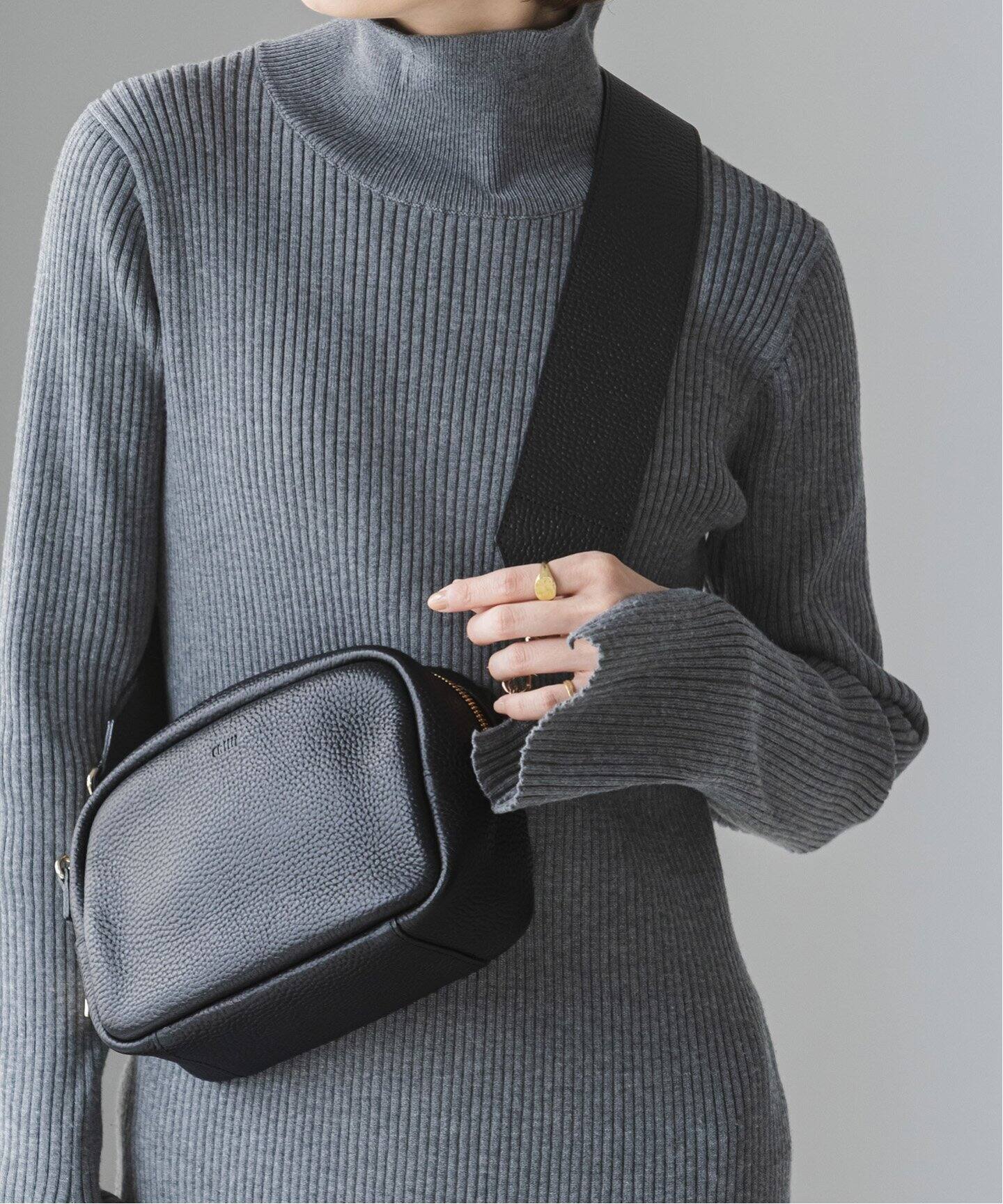 タイムセールch!iiiのビッグショルダーバッグ♡♡ 安っぽい 