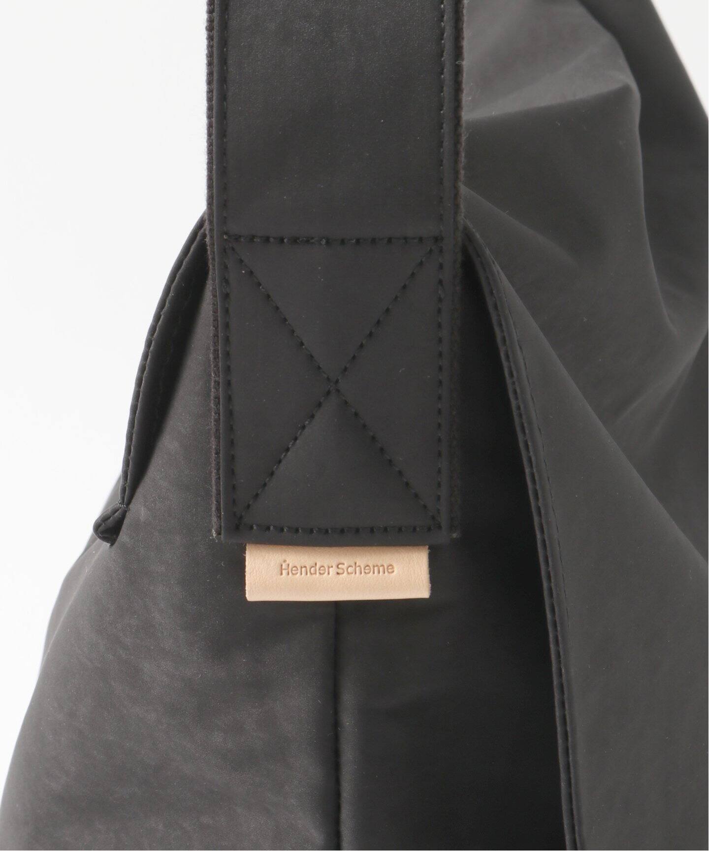 Hender Scheme / エンダースキーマ】flap shoulder big（ショルダー 