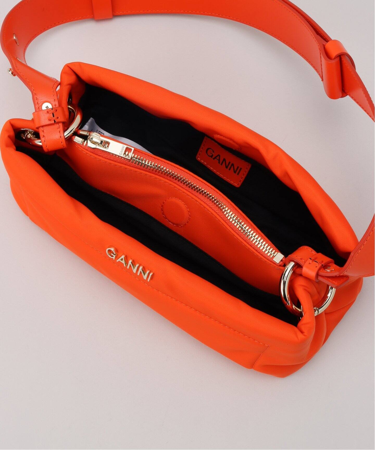 GANNI / ガニー】 Pillow Baguette：バッグ（ショルダーバッグ  