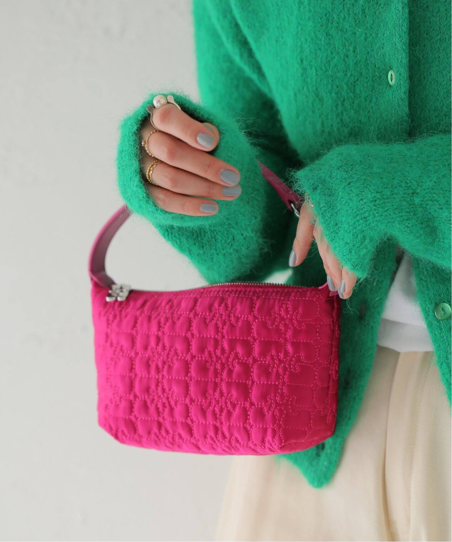 GANNI / ガニー】 Butterfly Small Pouch Satin：バッグ（ハンドバッグ 