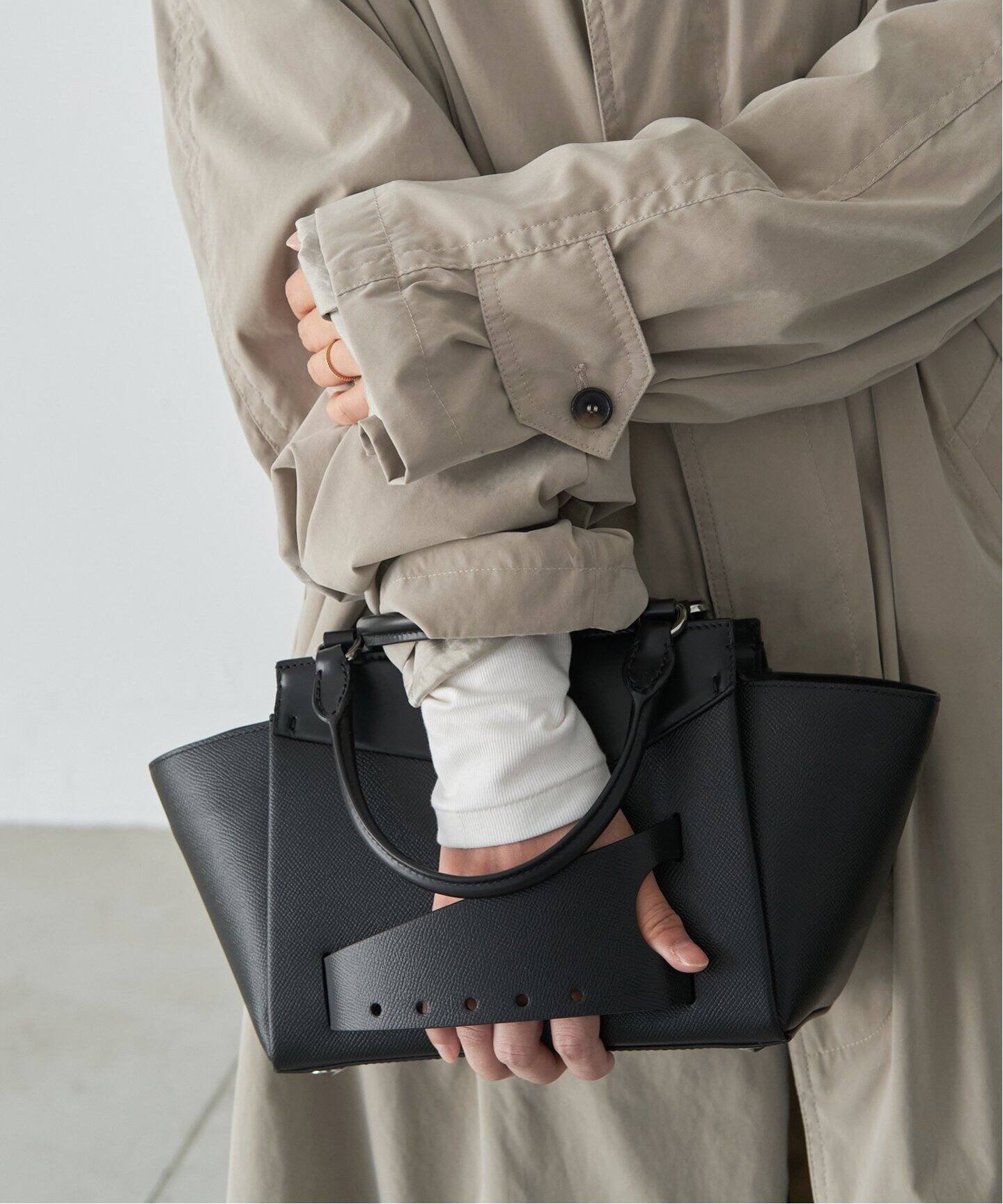 MAISON MARGIELA/メゾン マルジェラ】 SNATCHED TOTE（トートバッグ 