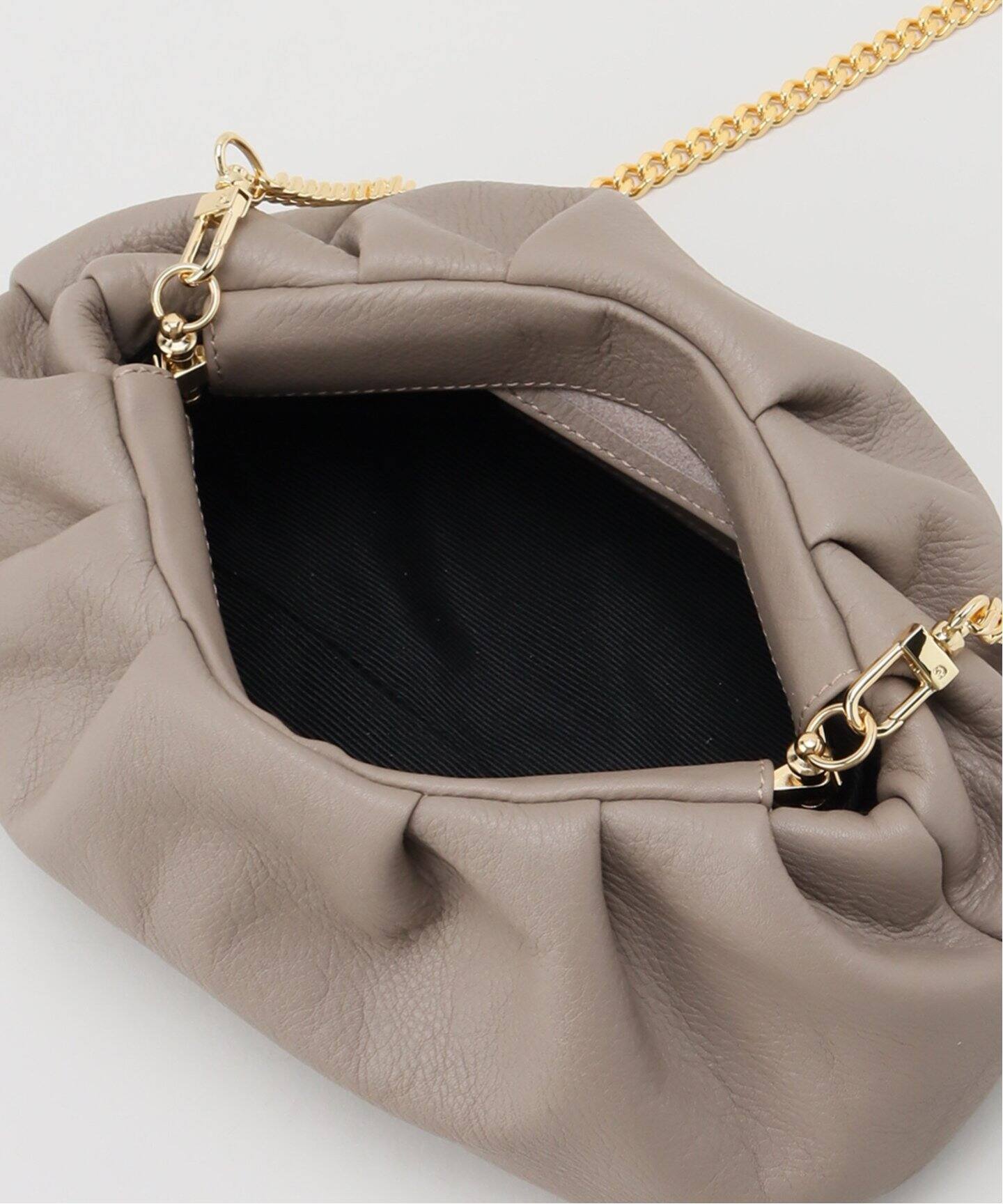 BRENTELLA/ブレンテッラ】GATHER CHAIN SMALL バッグ（クラッチバッグ 