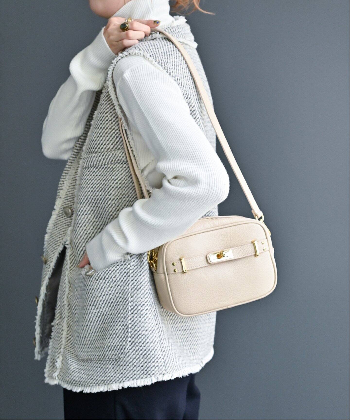 AULENTTI/オウレンティ】金具スクエアBAG（ショルダーバッグ）｜B.C  